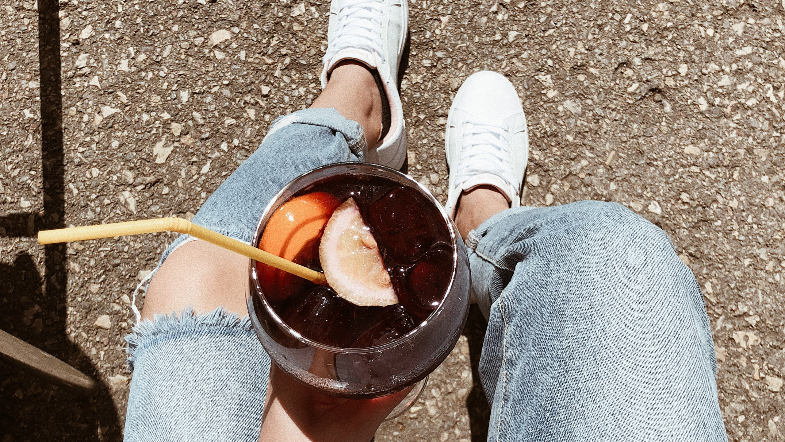 Zapato, Humanos, Pierna, Pantalones, Pierna Humana. Wallpaper in 2560x1440 Resolution