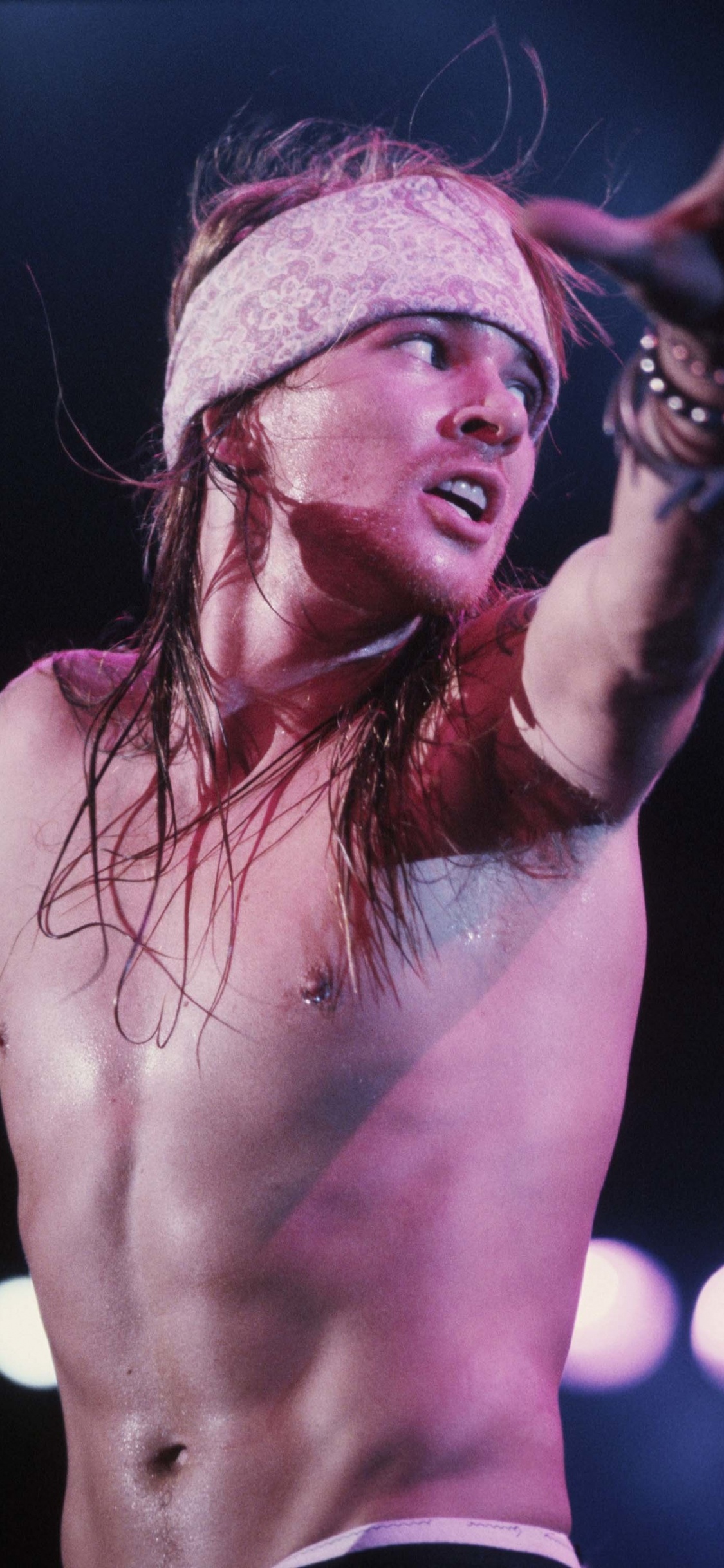 Guns N Roses, Hardrock, Leistung, Sänger, Gesang. Wallpaper in 1125x2436 Resolution