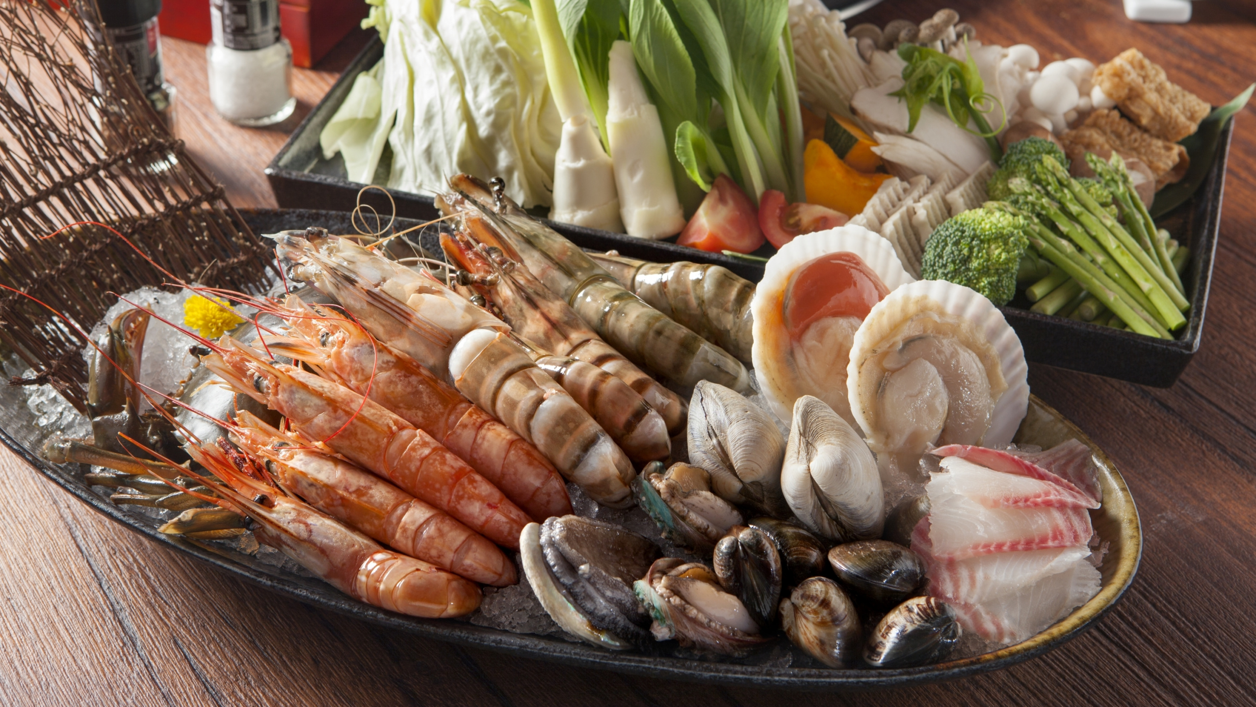 Raw Fish on Brown Wooden Chopping Board. Wallpaper in 2560x1440 Resolution