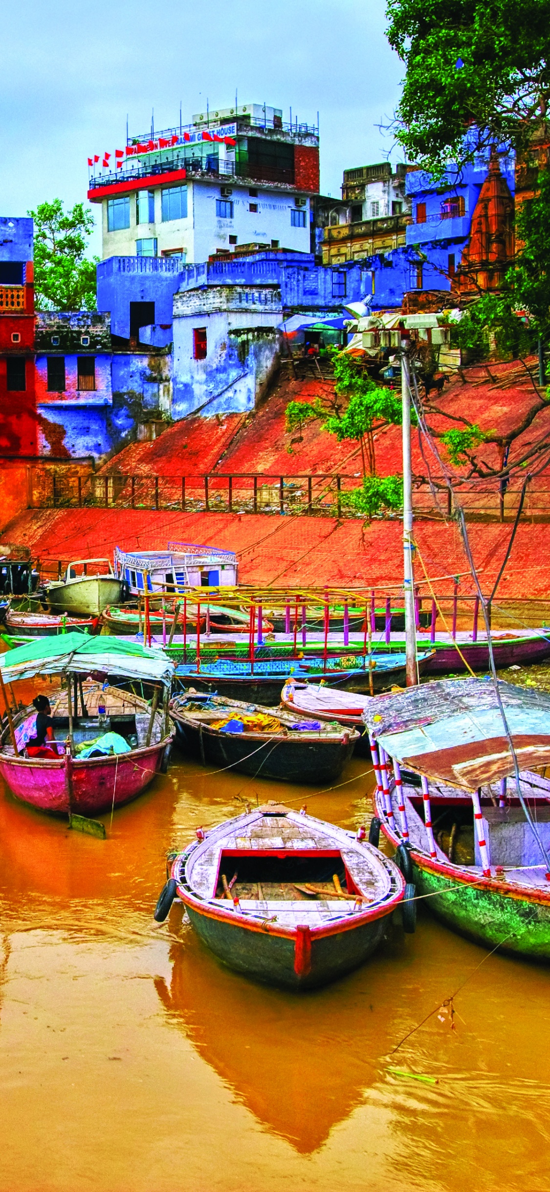Boats on Water Near Houses During Daytime. Wallpaper in 1125x2436 Resolution