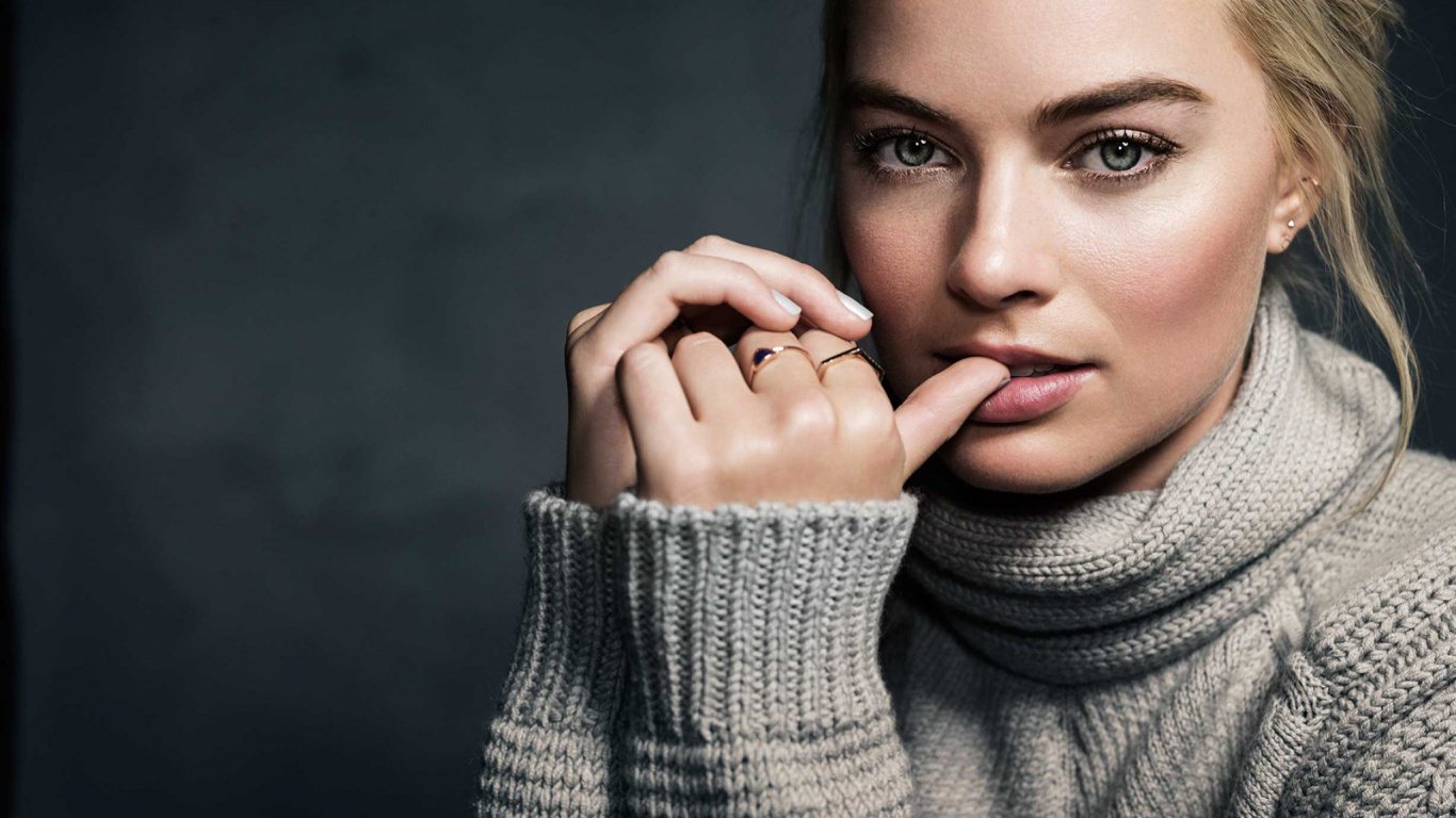 Margot Robbie, Harley Quinn, Beauty, Actor, Lips. Wallpaper in 1366x768 Resolution