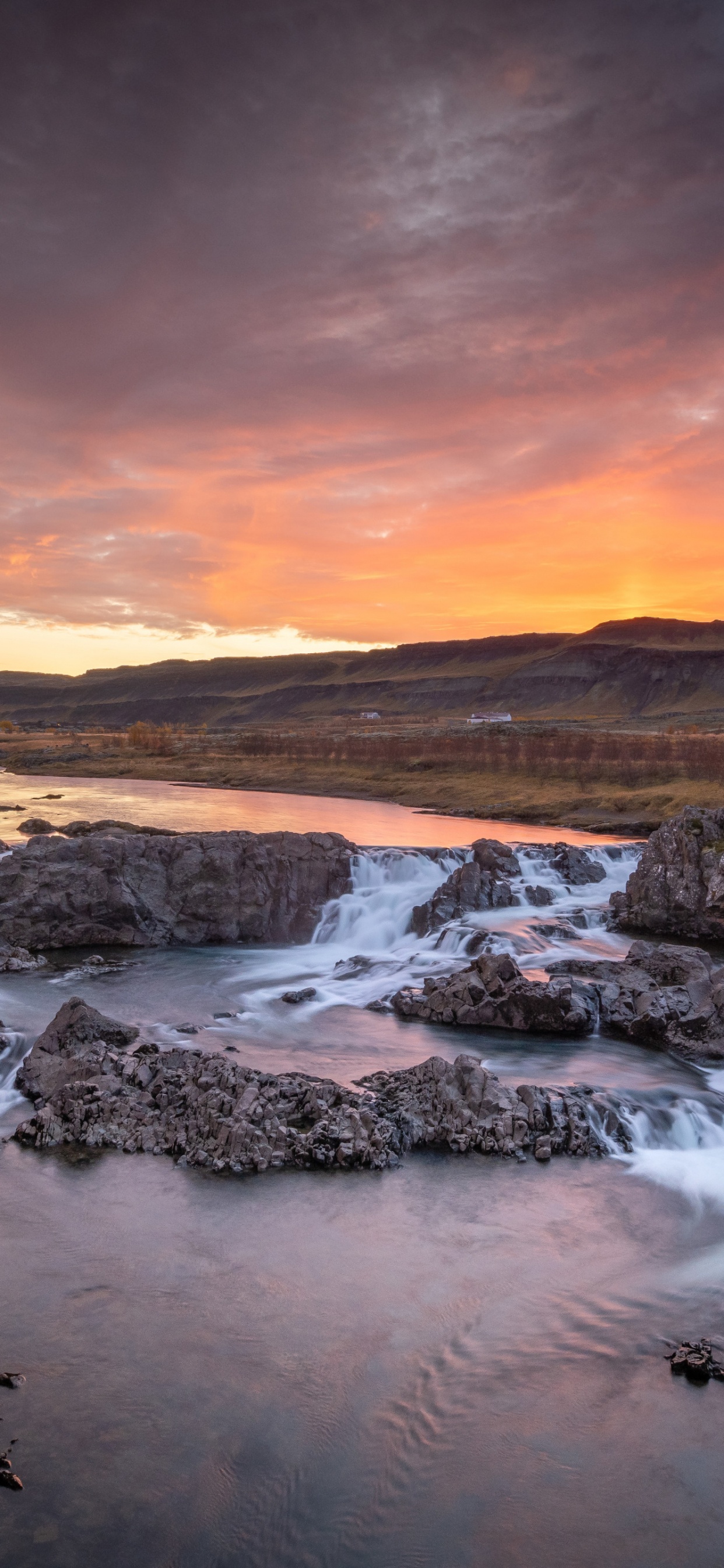 Nature, Eau, Les Ressources en Eau, Paysage Naturel, Highland. Wallpaper in 1242x2688 Resolution