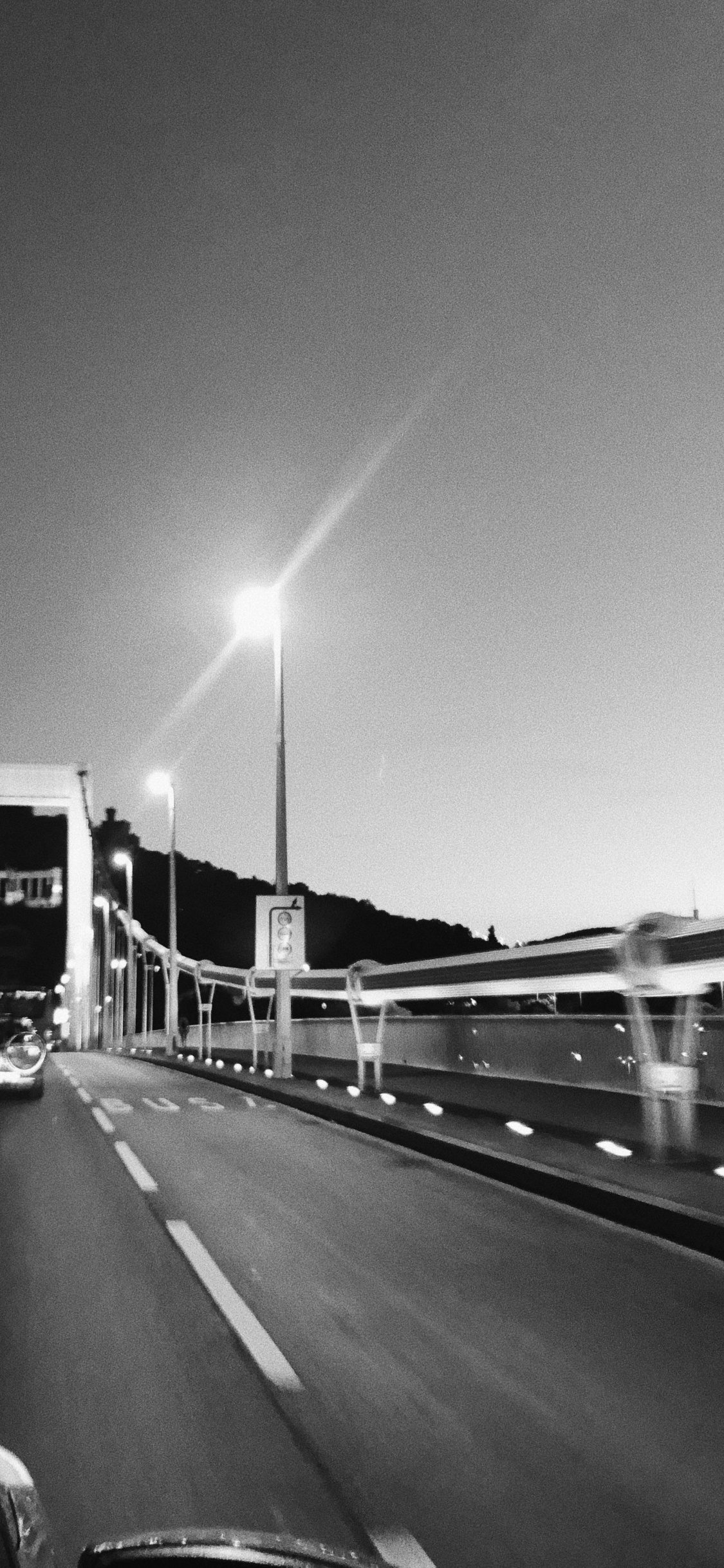 König, Road, Fahrbahn, Infrastruktur, Automotive Lighting. Wallpaper in 1125x2436 Resolution