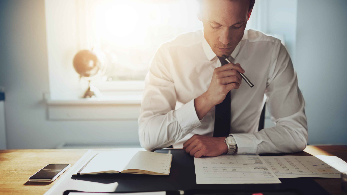 Comptabilité, Emploi, Séance, Accessoire Instrument D'écriture, Homme D'affaires. Wallpaper in 1366x768 Resolution