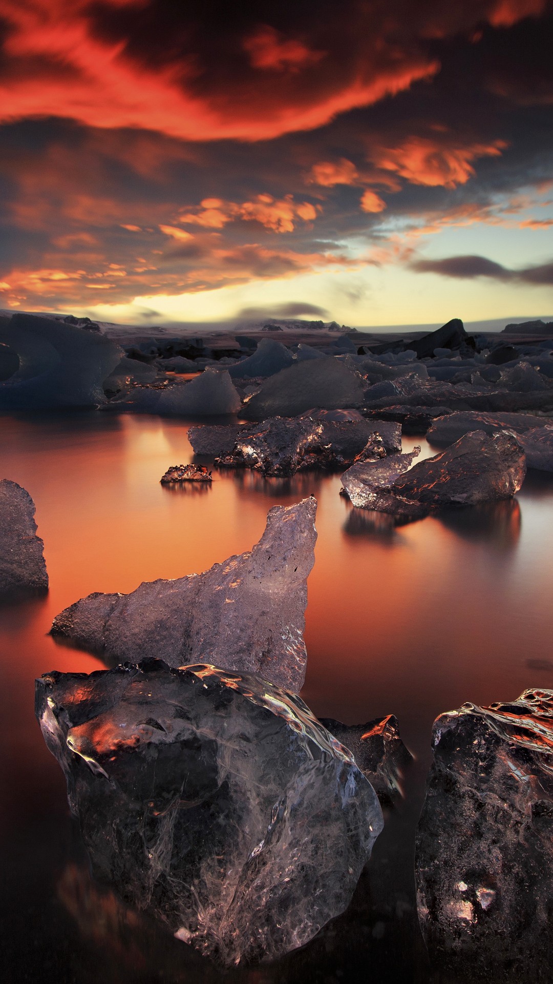 Brown Rock Formation Near Body of Water During Daytime. Wallpaper in 1080x1920 Resolution