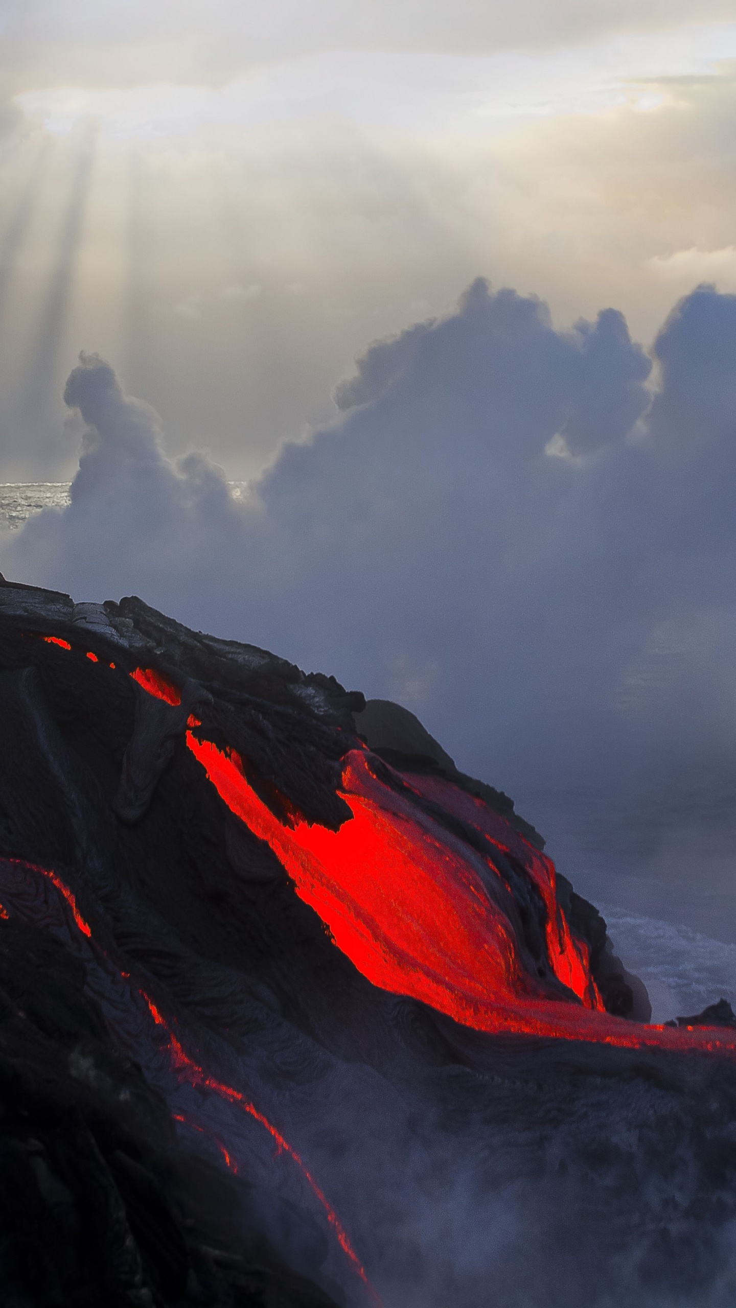 Lava, Volcán, Rojo, Las Formaciones Montañosas, Montaña. Wallpaper in 1440x2560 Resolution