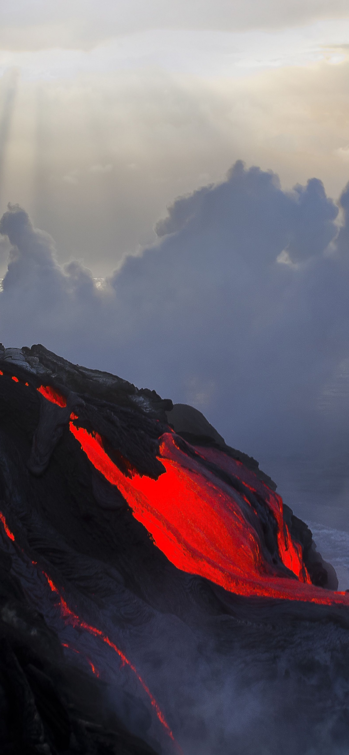 Lava, Vulkan, Bergigen Landschaftsformen, Atmosphäre, Grat. Wallpaper in 1125x2436 Resolution