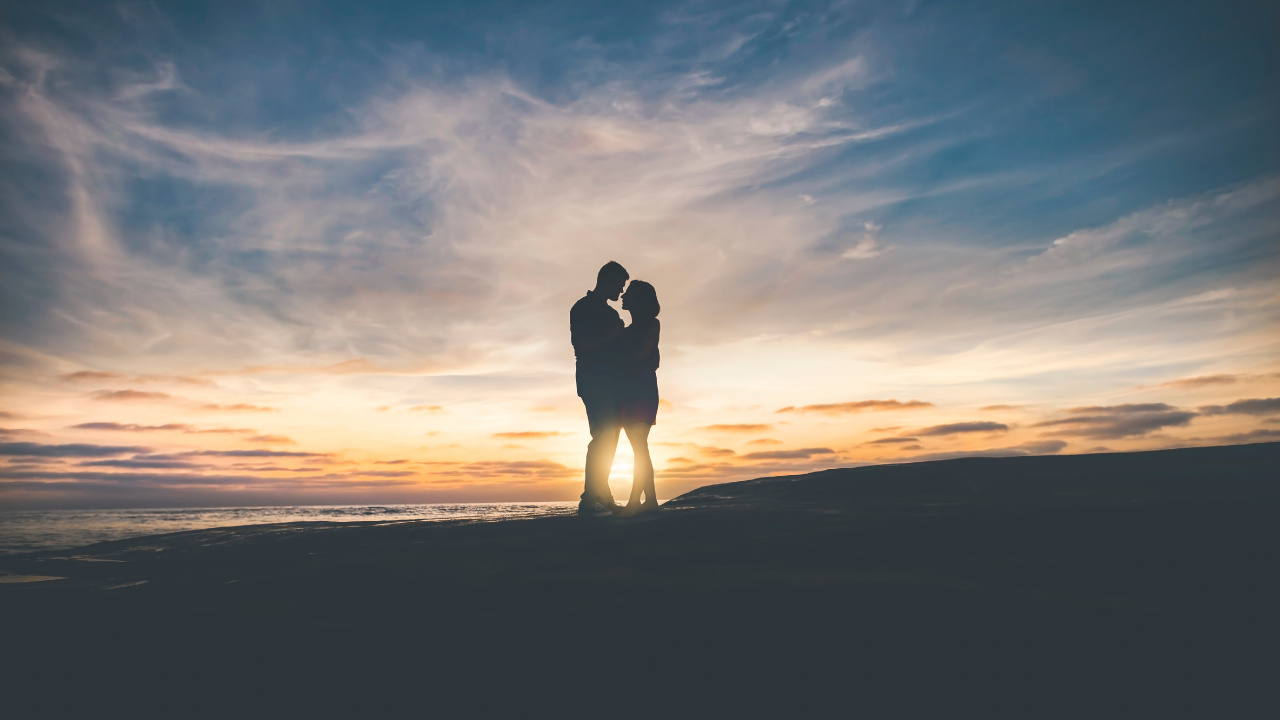 Ehepaar, Menschen in Der Natur, Cloud, Horizont, Sonnenuntergang. Wallpaper in 1280x720 Resolution