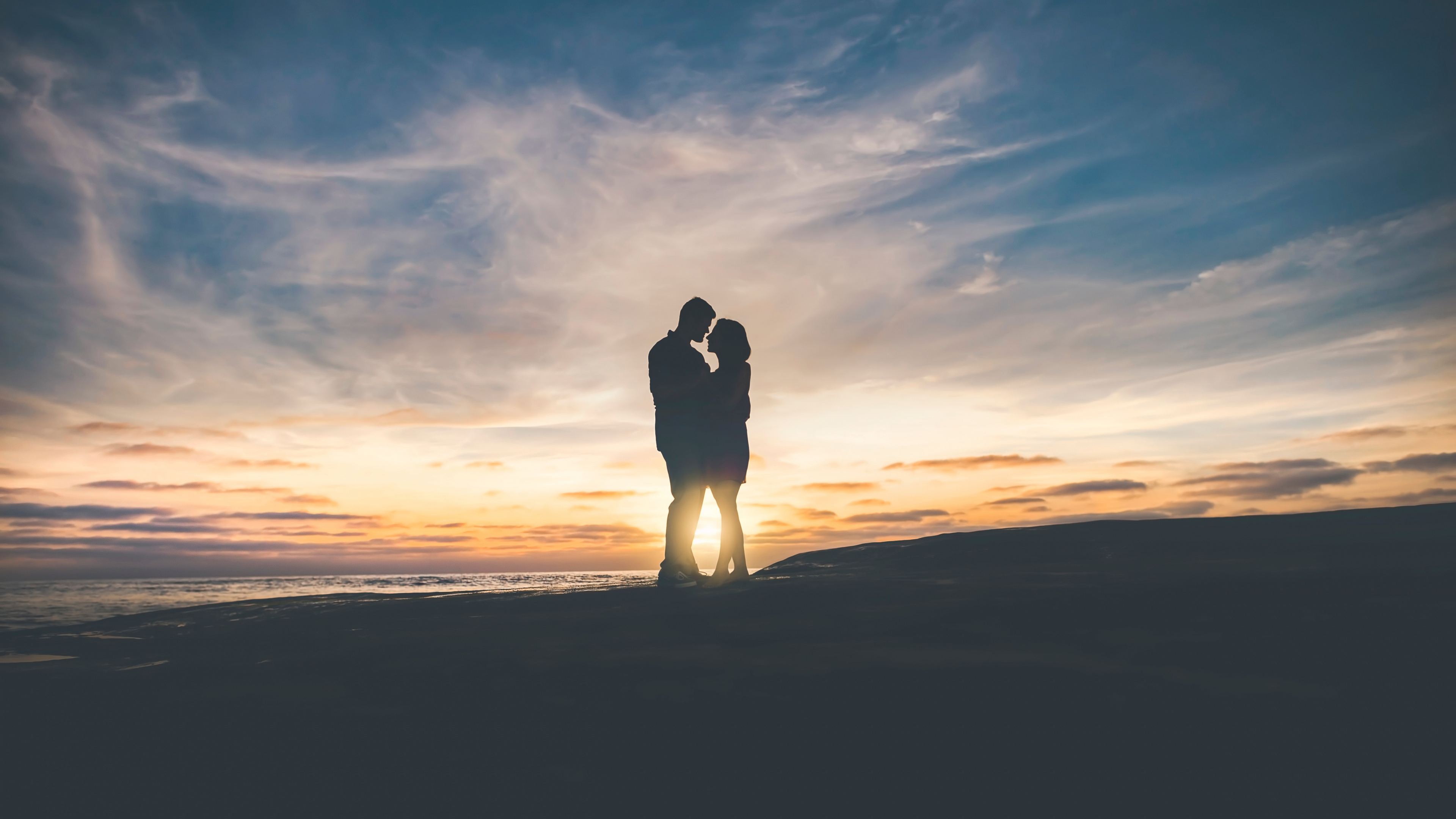 Ehepaar, Menschen in Der Natur, Cloud, Horizont, Sonnenuntergang. Wallpaper in 3840x2160 Resolution