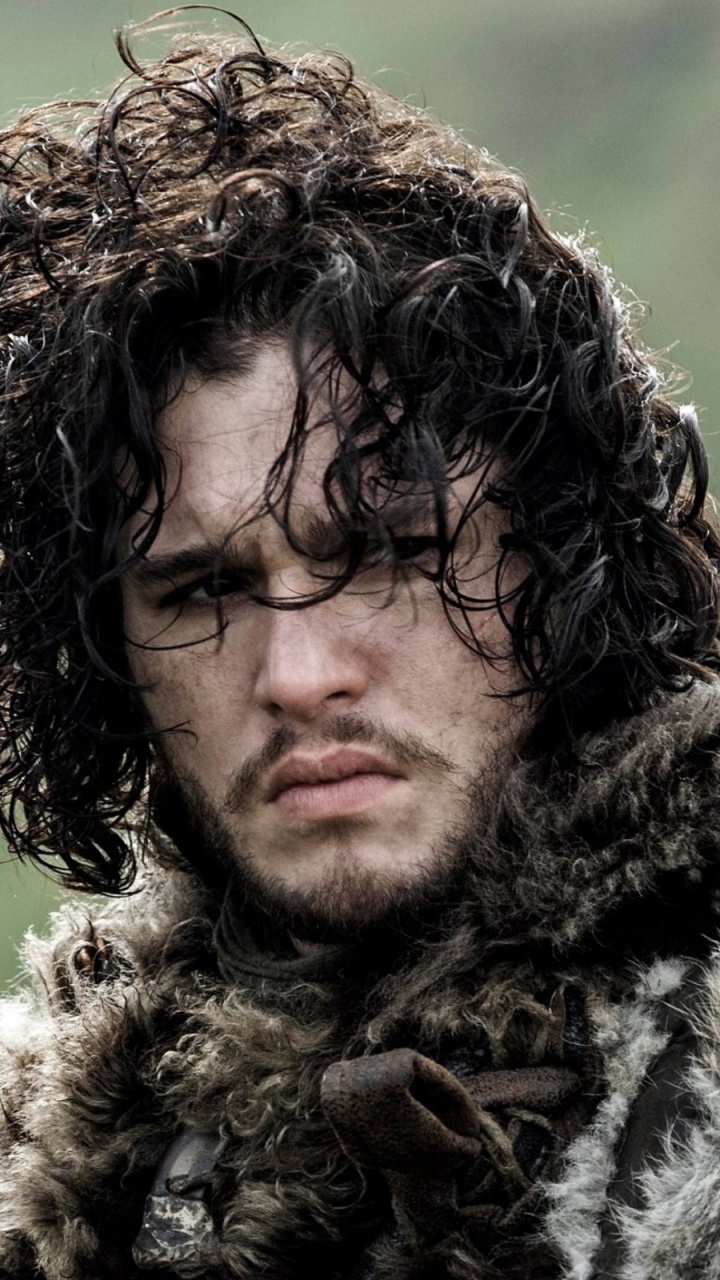 Mann im Braunen Pelzmantel. Wallpaper in 720x1280 Resolution