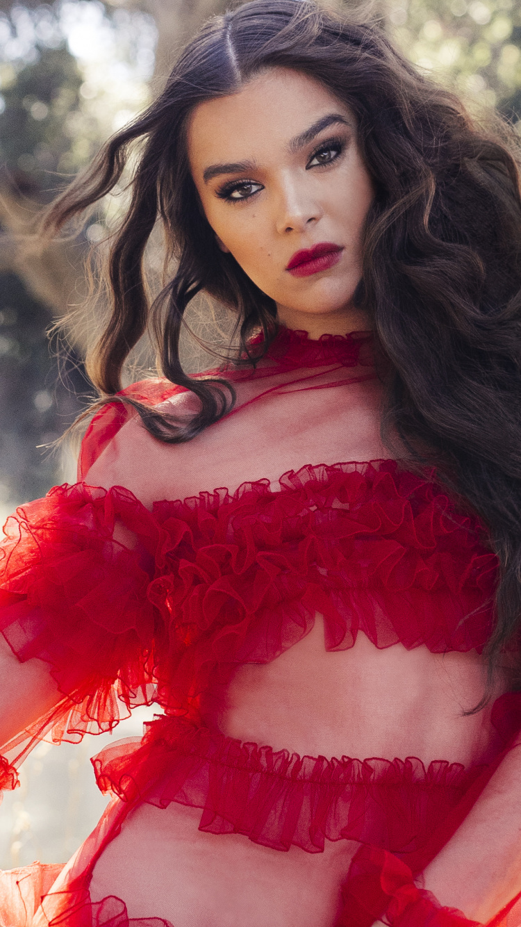 Hailee Steinfeld Au-delà, Hailee Steinfeld, Dickinson, Emily Dickinson, Vie Après la Mort. Wallpaper in 750x1334 Resolution