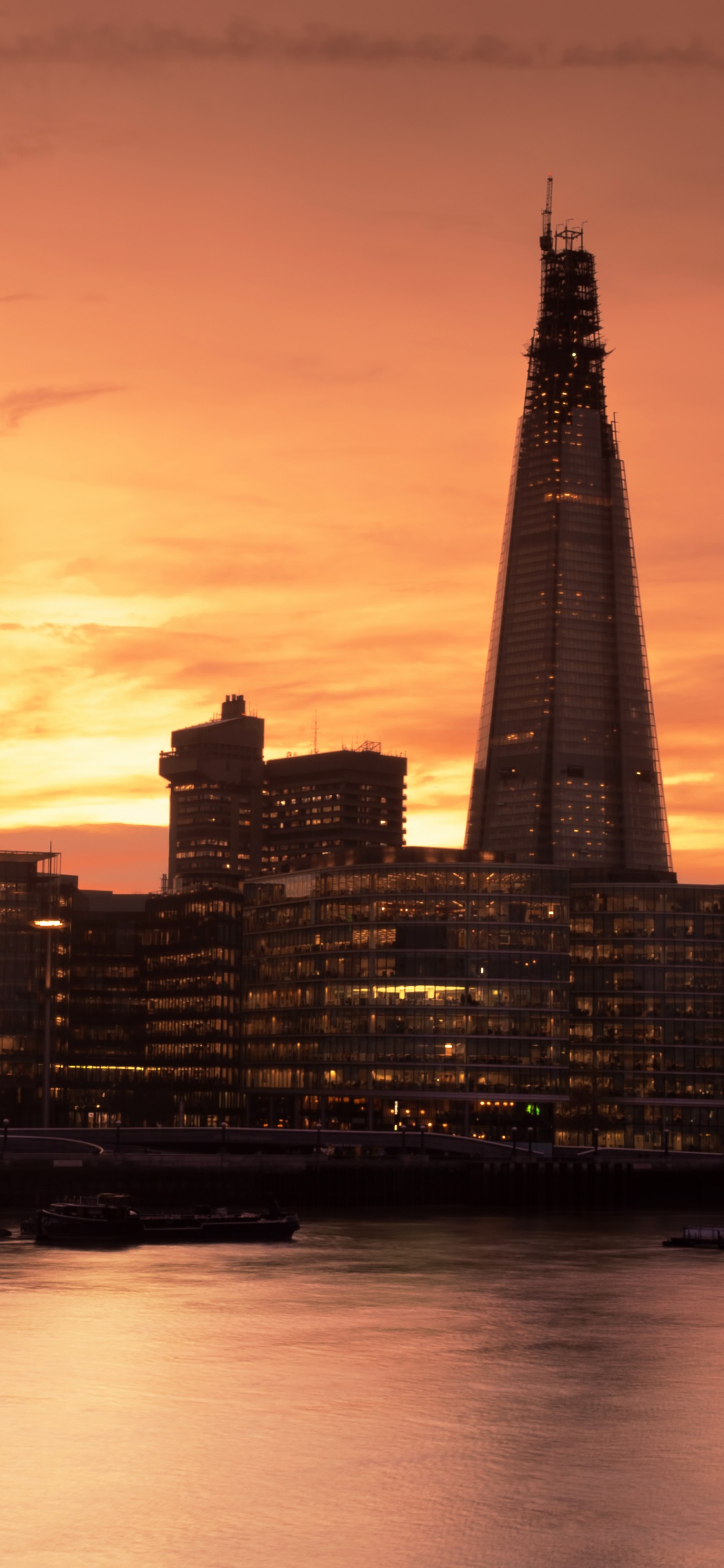 Skyline Der Stadt Bei Nacht Night. Wallpaper in 1125x2436 Resolution