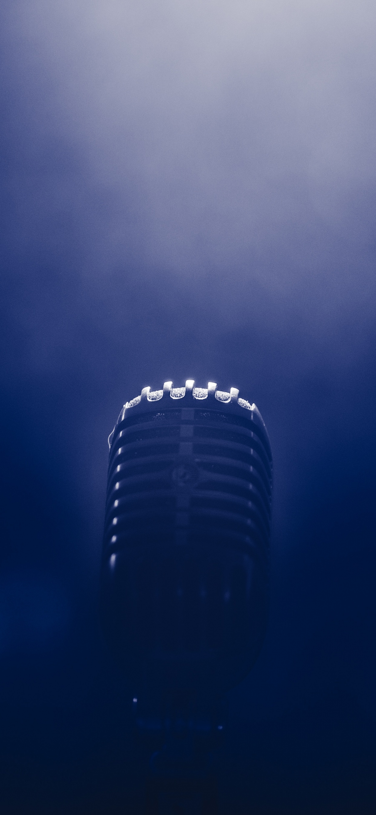 Microphone, Blue, Lumière, Eau, Atmosphère. Wallpaper in 1242x2688 Resolution