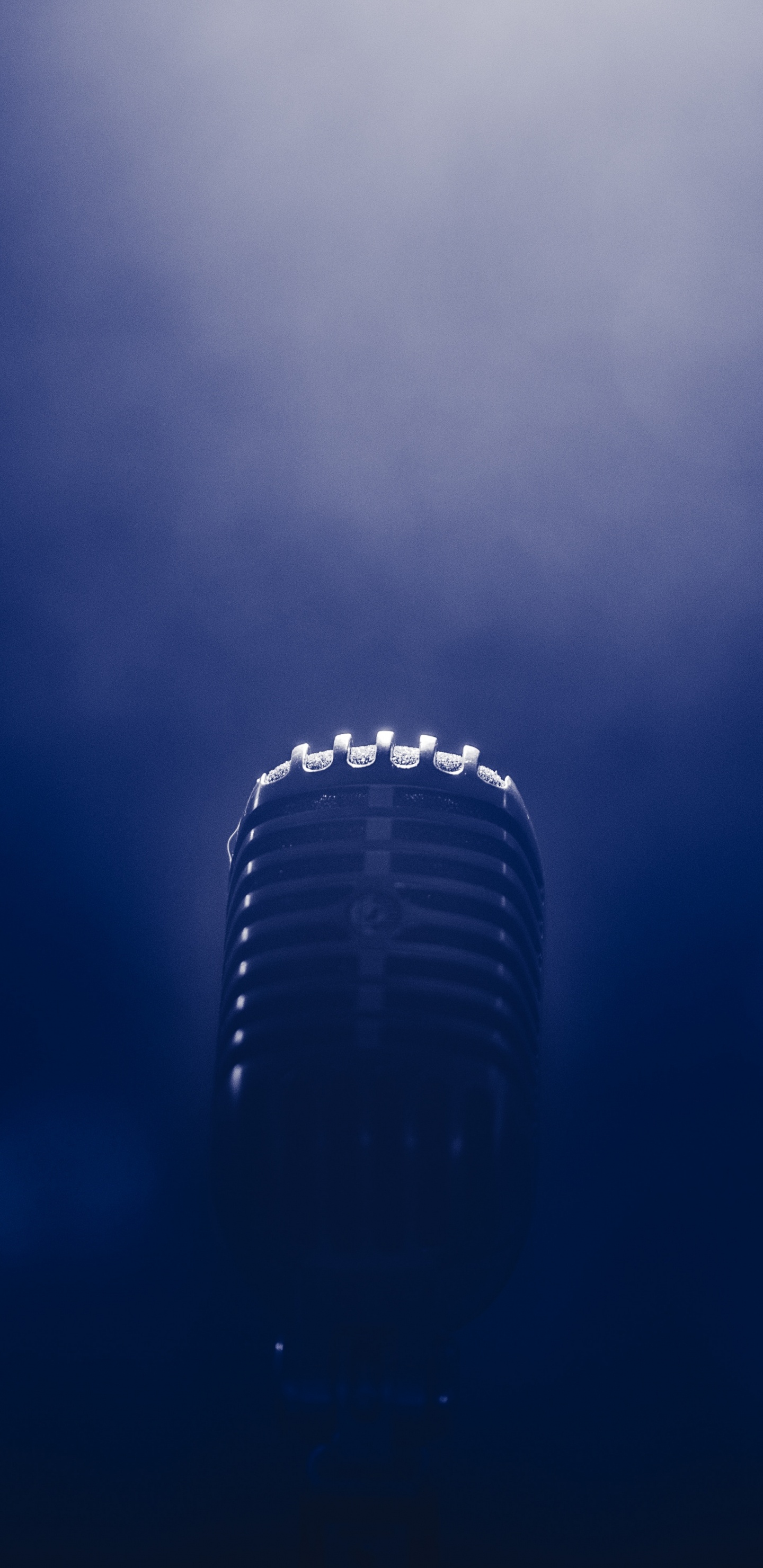 Microphone, Blue, Lumière, Eau, Atmosphère. Wallpaper in 1440x2960 Resolution