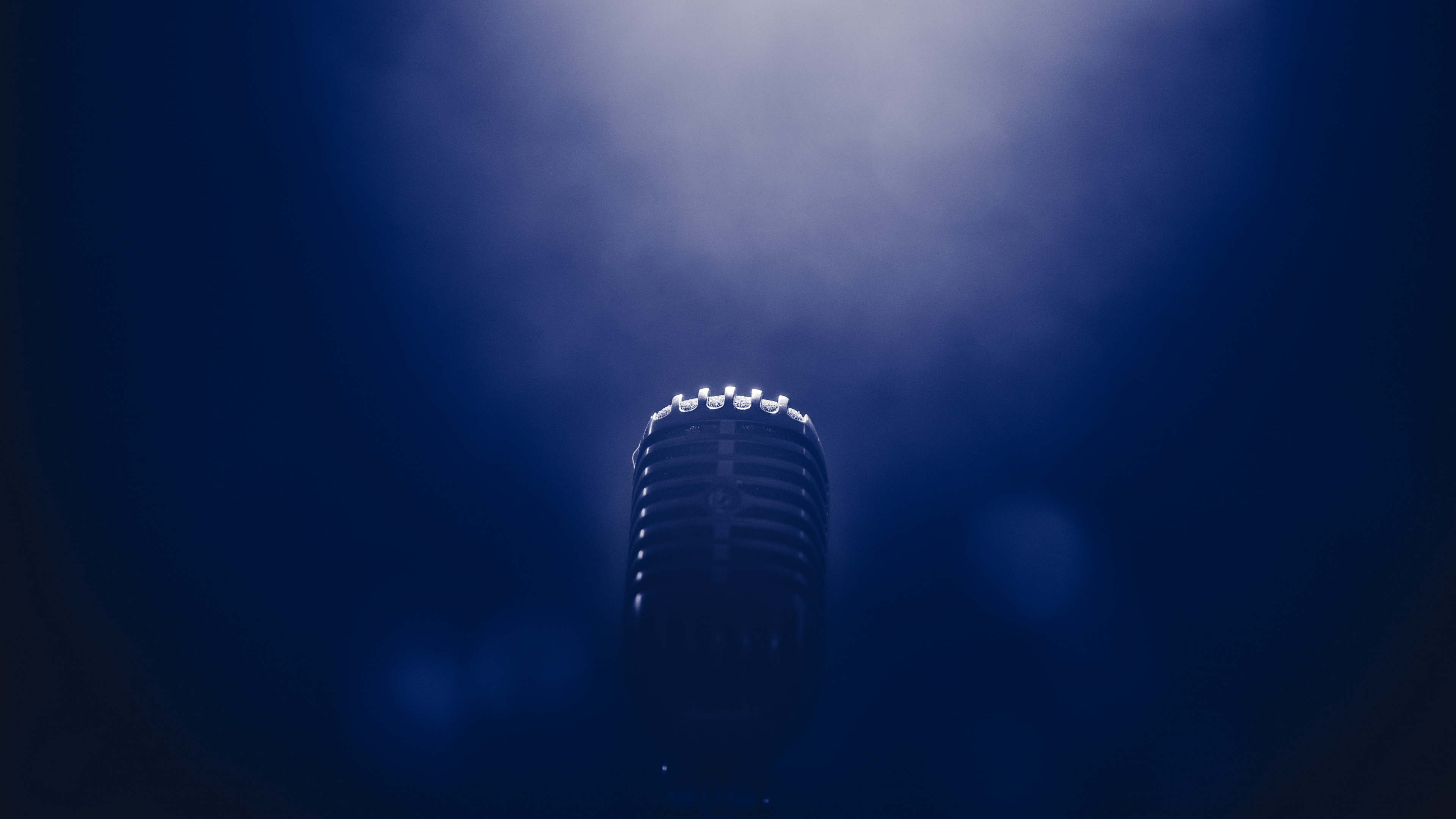 Microphone, Blue, Lumière, Eau, Atmosphère. Wallpaper in 3840x2160 Resolution