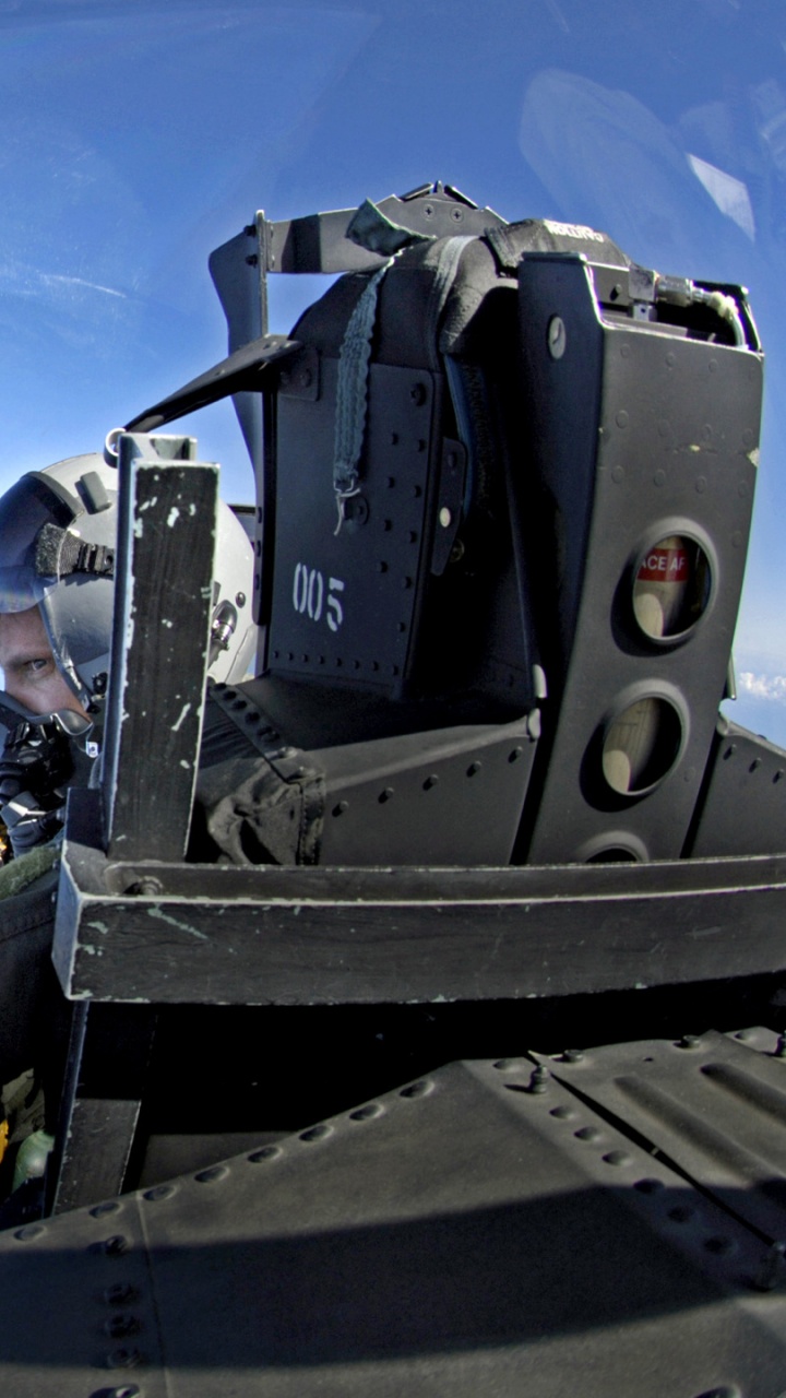 Black and Gray Space Ship on Blue Sky. Wallpaper in 720x1280 Resolution
