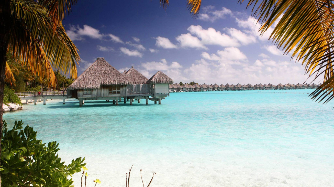 Brown Wooden House on Body of Water During Daytime. Wallpaper in 1366x768 Resolution