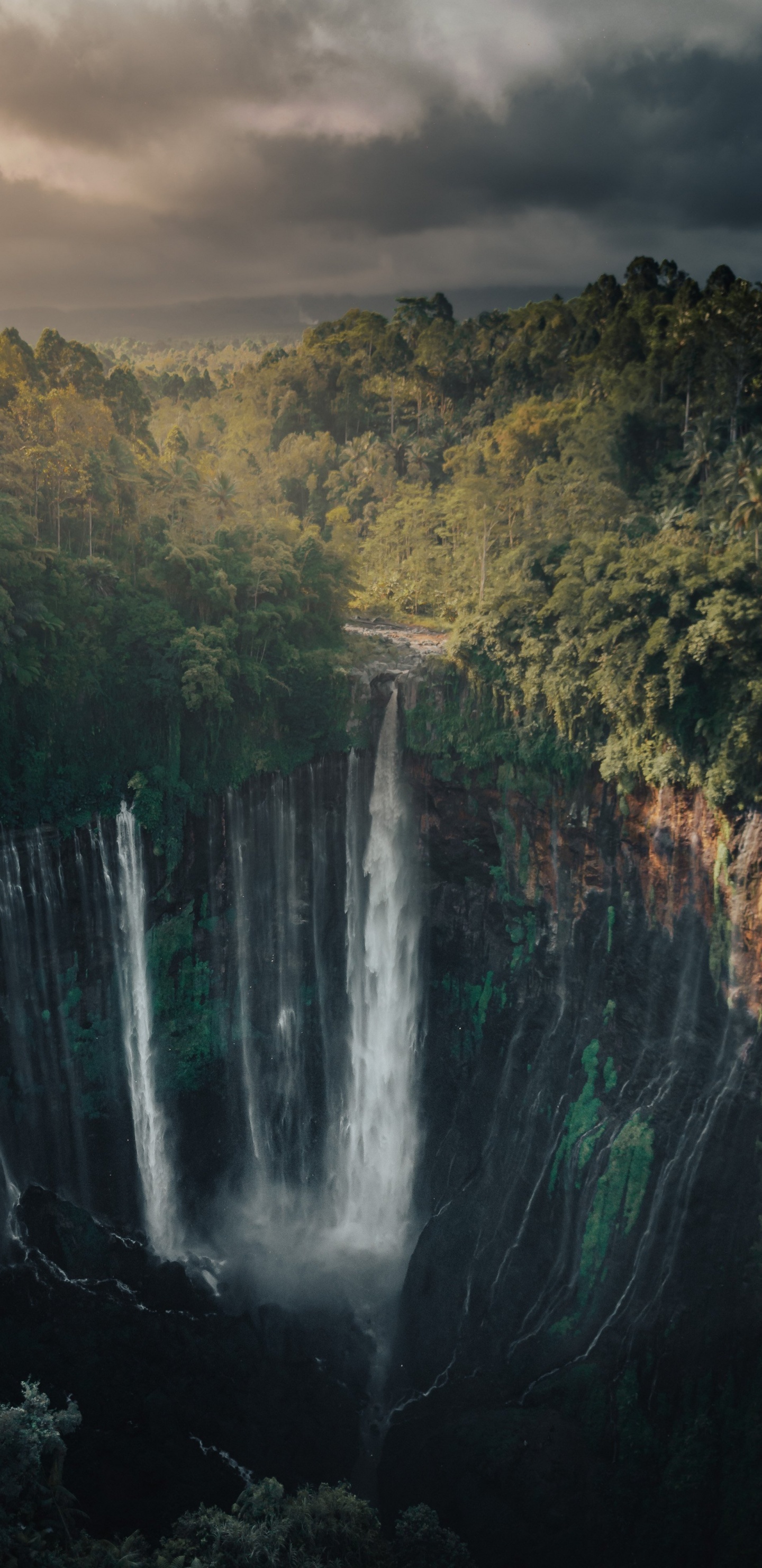 Agua, Montaña, Cascada, Paisaje Natural, Curso de Agua. Wallpaper in 1440x2960 Resolution