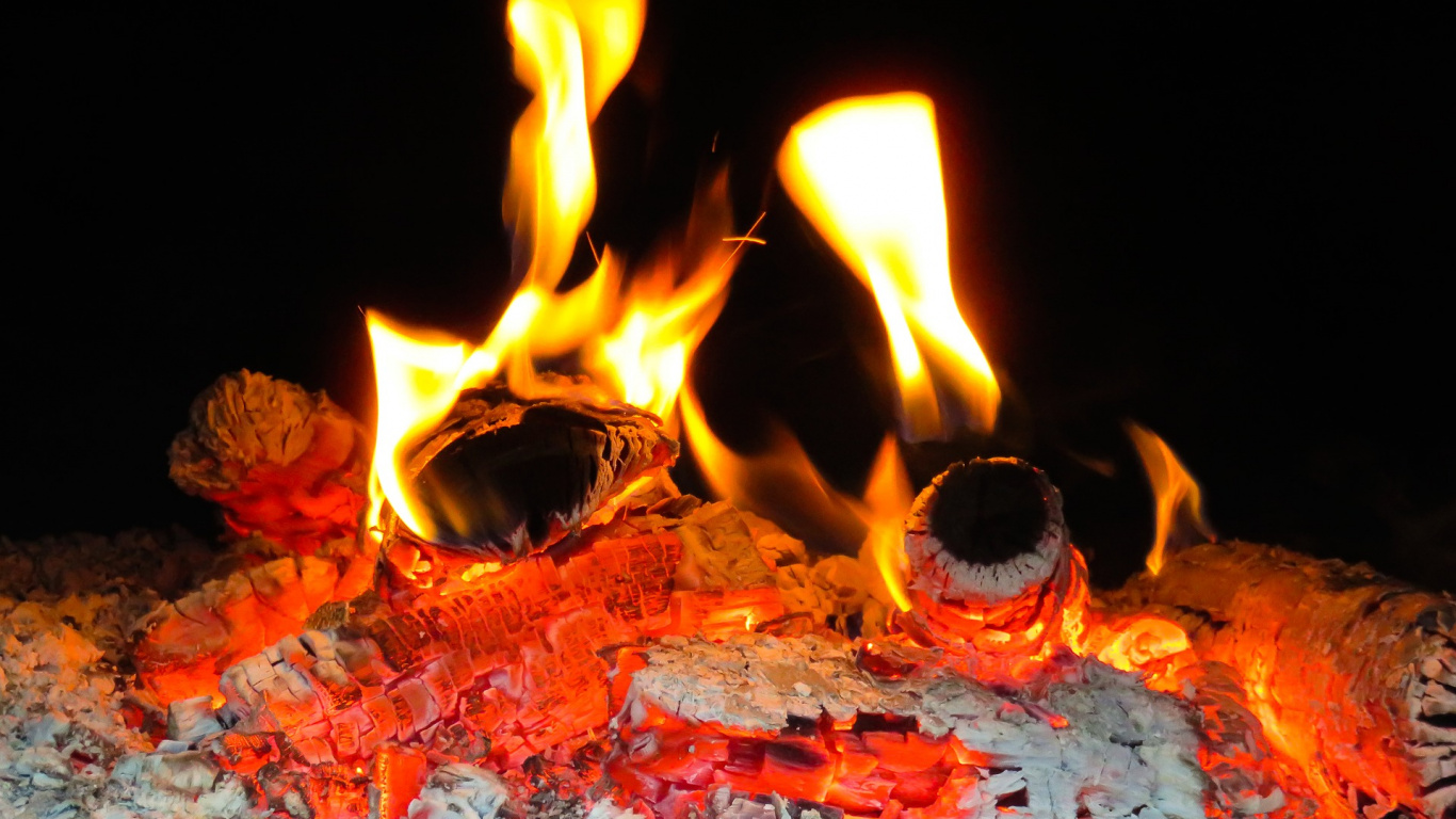 Fire in Fire Pit During Night Time. Wallpaper in 1366x768 Resolution
