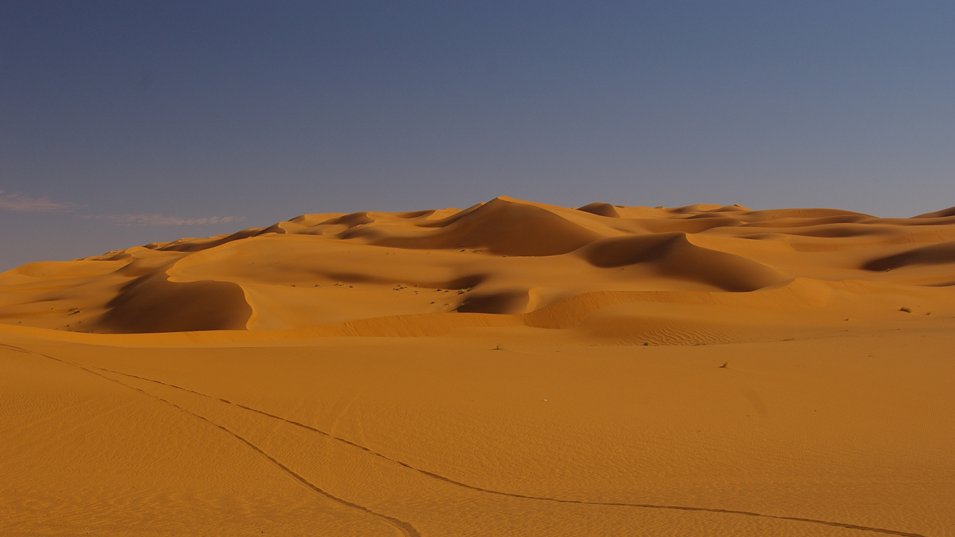 Desert Under Blue Sky During Daytime. Wallpaper in 1366x768 Resolution