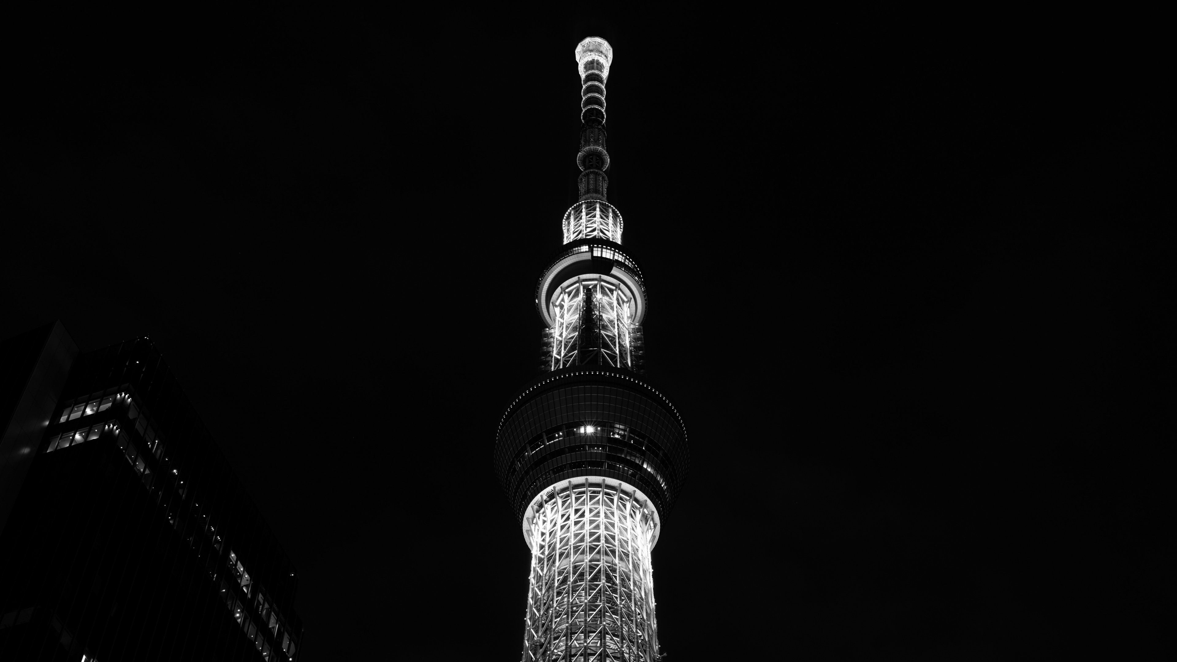 Grayscale Photo of High Rise Building. Wallpaper in 3840x2160 Resolution