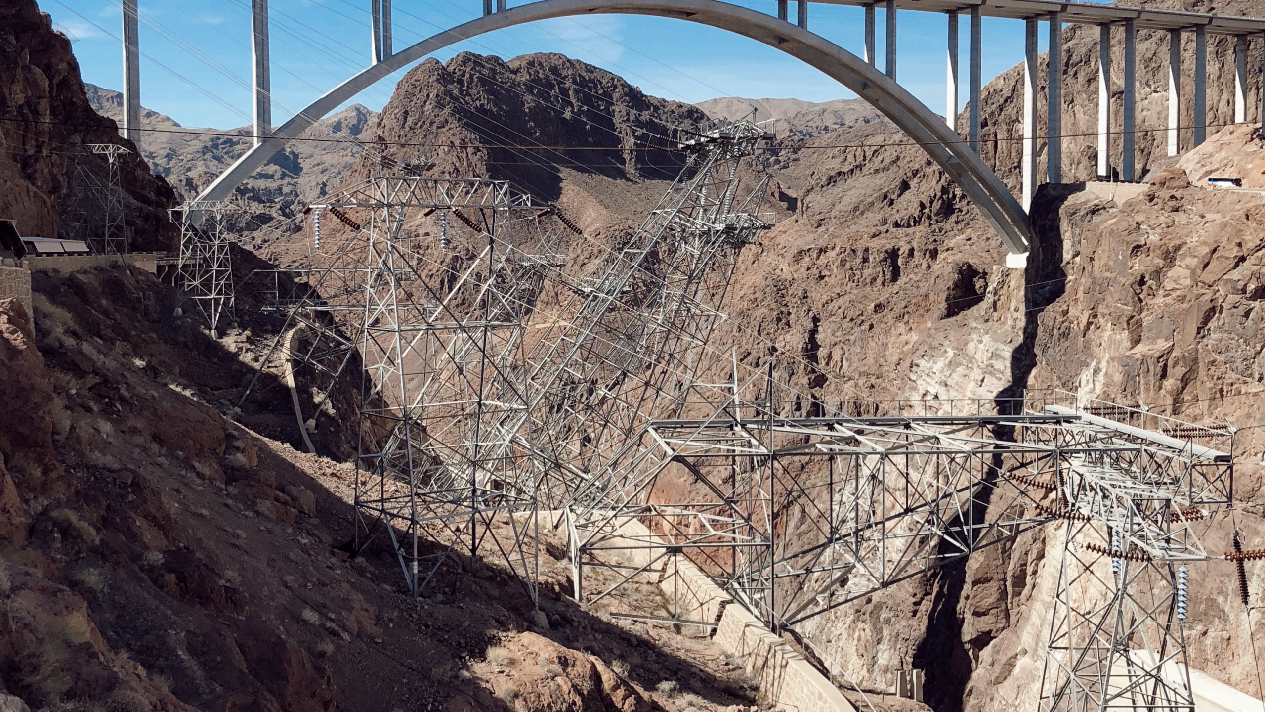 Hoover Dam, Geology, Infrastructure, Bridge, Rock. Wallpaper in 2560x1440 Resolution
