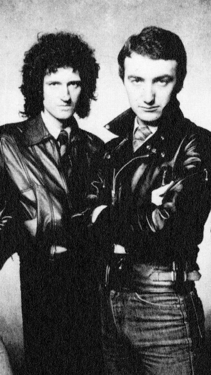 John Deacon, Freddie Mercury, Brian May, Monocromo, en Blanco y Negro. Wallpaper in 720x1280 Resolution