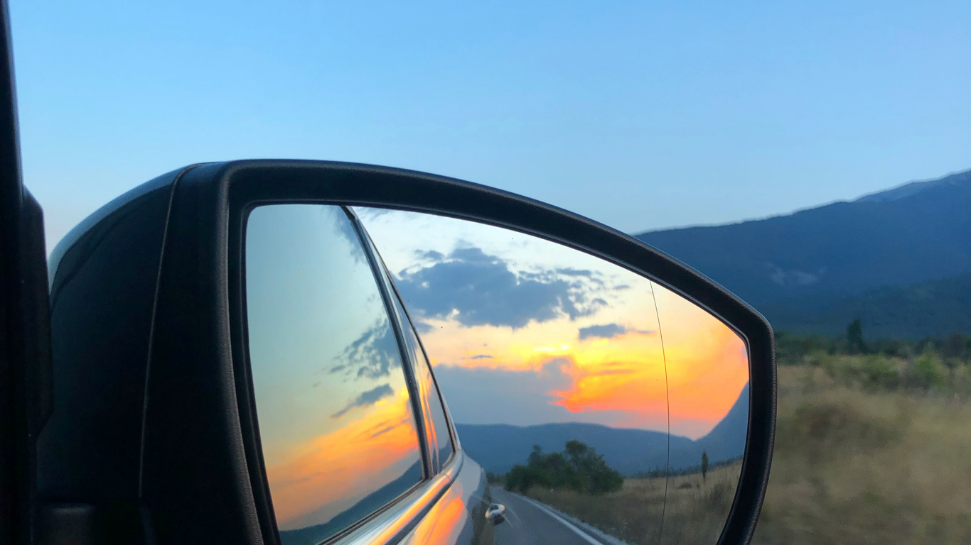 Rear-view Mirror, King, Windshield, Automotive Mirror, Automotive Side-view Mirror. Wallpaper in 1366x768 Resolution