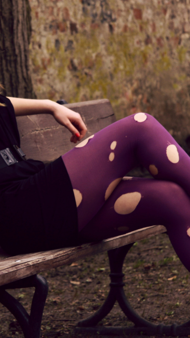 Yana Rudkovskaya, Cheveu, Coiffure, Jambe, Purple. Wallpaper in 750x1334 Resolution