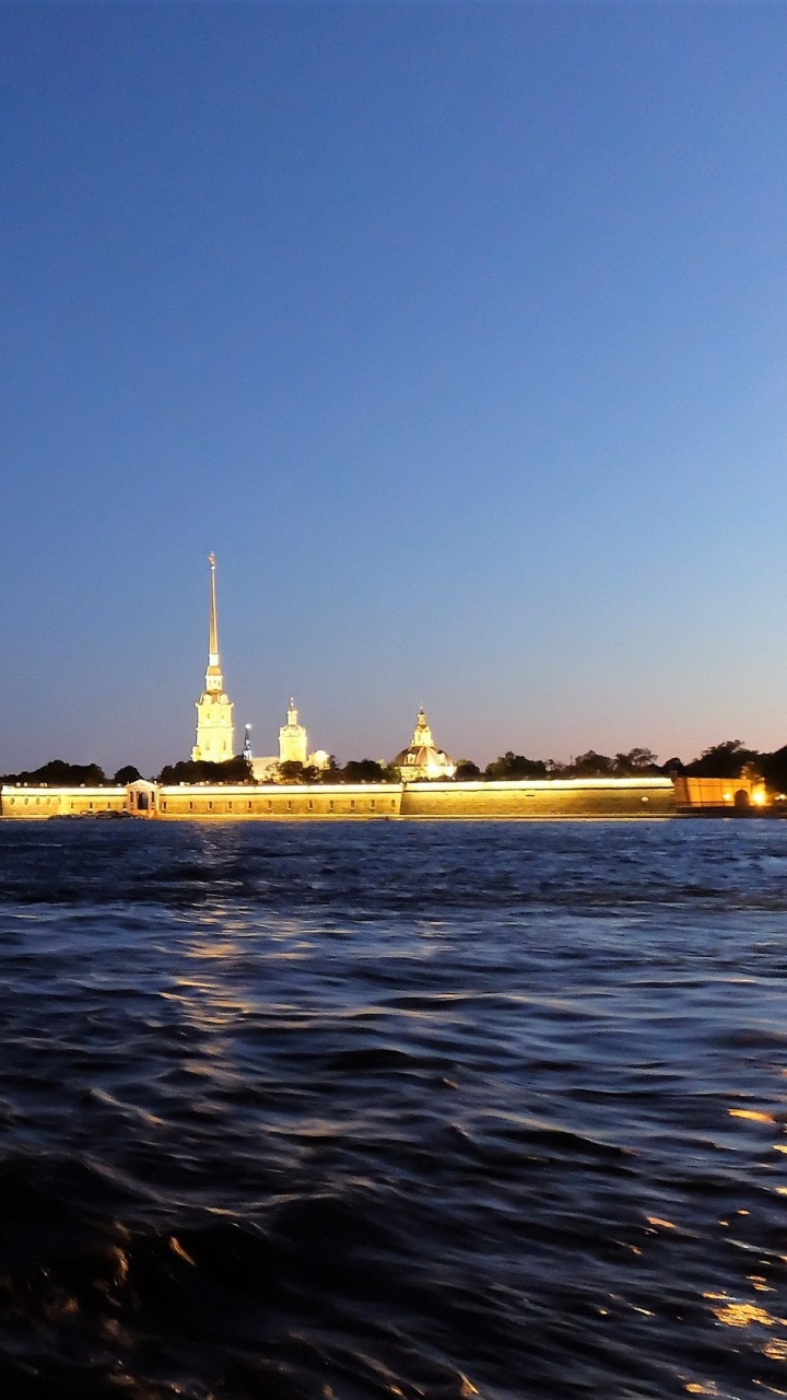 Brown Ship on Sea During Night Time. Wallpaper in 720x1280 Resolution