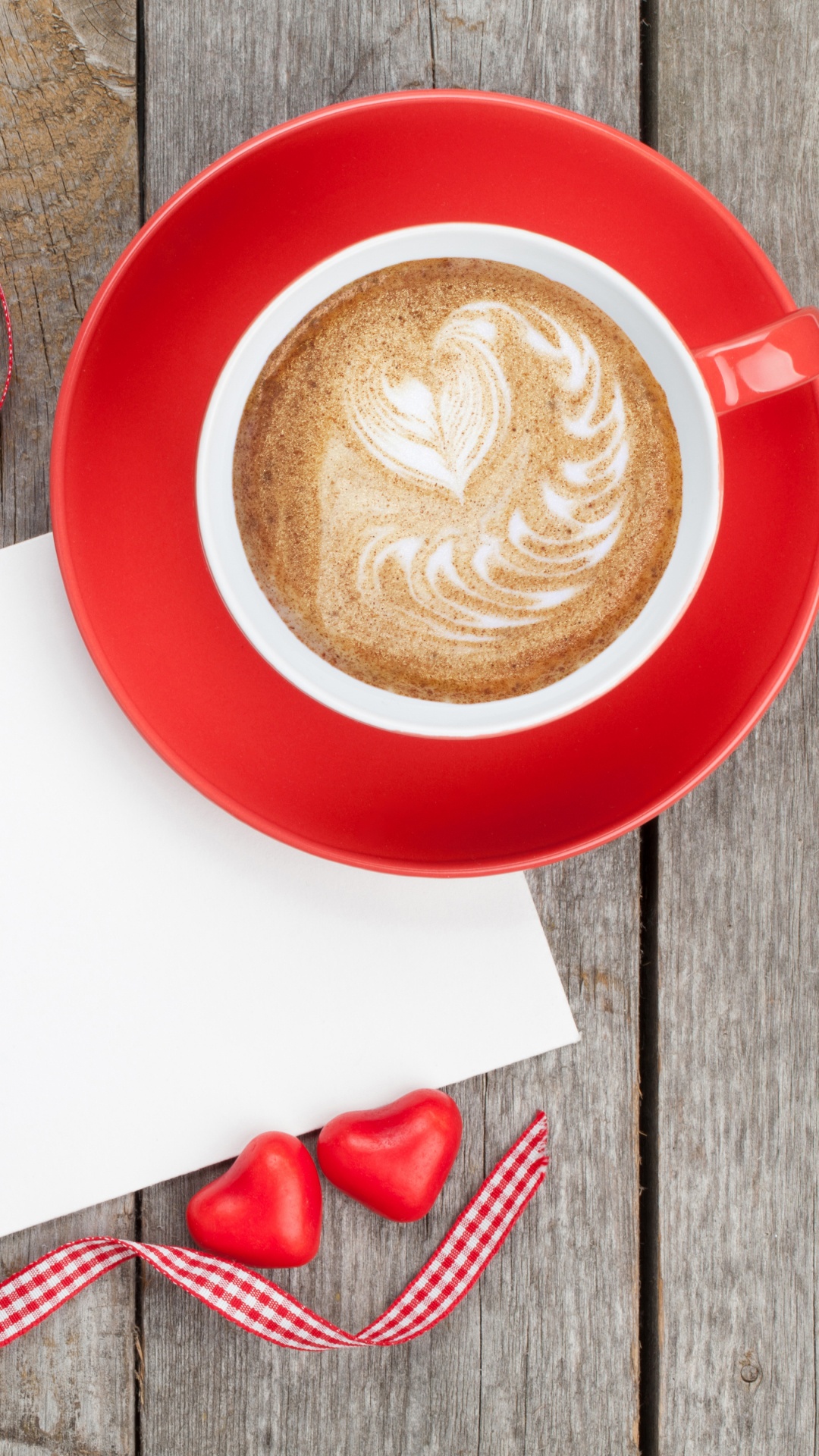 Weiße Und Rote Keramiktasse Auf Rotem Keramikteller. Wallpaper in 1080x1920 Resolution