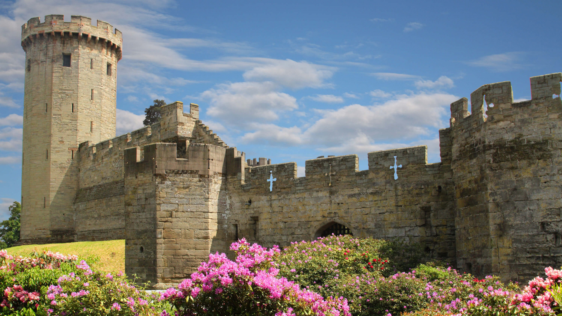 Brown Concrete Castle Under Blue Sky During Daytime. Wallpaper in 1920x1080 Resolution