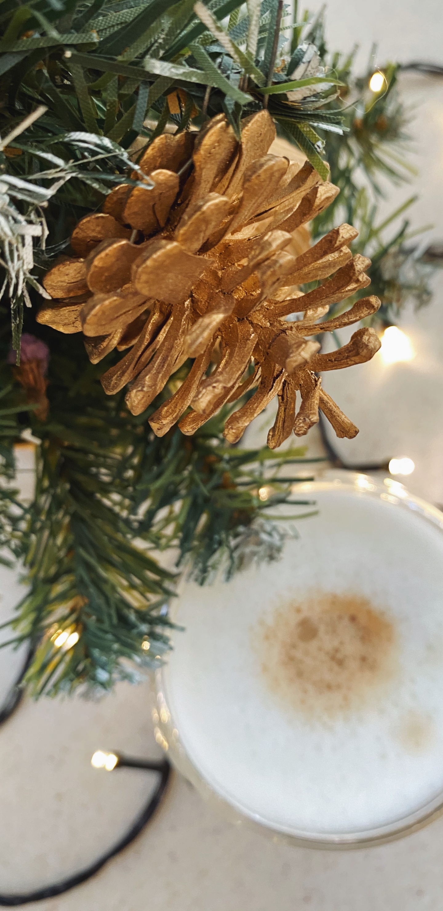 Serveware, Geschirr, Weihnachtsdekoration, Herzstück, Innenarchitektur. Wallpaper in 1440x2960 Resolution