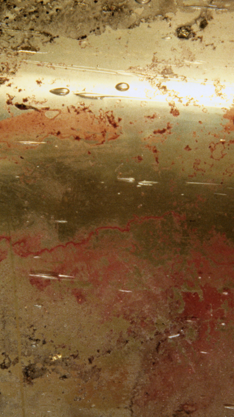 Gouttes D'eau Sur Verre Clair. Wallpaper in 750x1334 Resolution