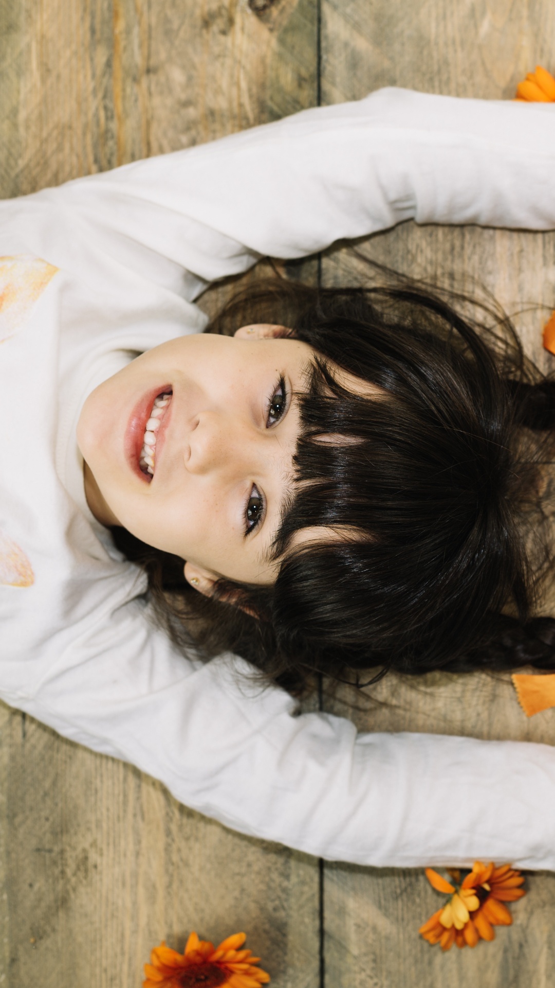 Orange, Nourrisson, Tussilago, Garde D'enfants, Famille. Wallpaper in 1080x1920 Resolution