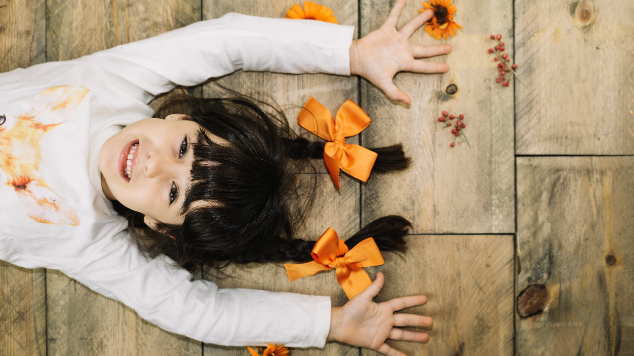 Orange, Nourrisson, Tussilago, Garde D'enfants, Famille. Wallpaper in 1280x720 Resolution