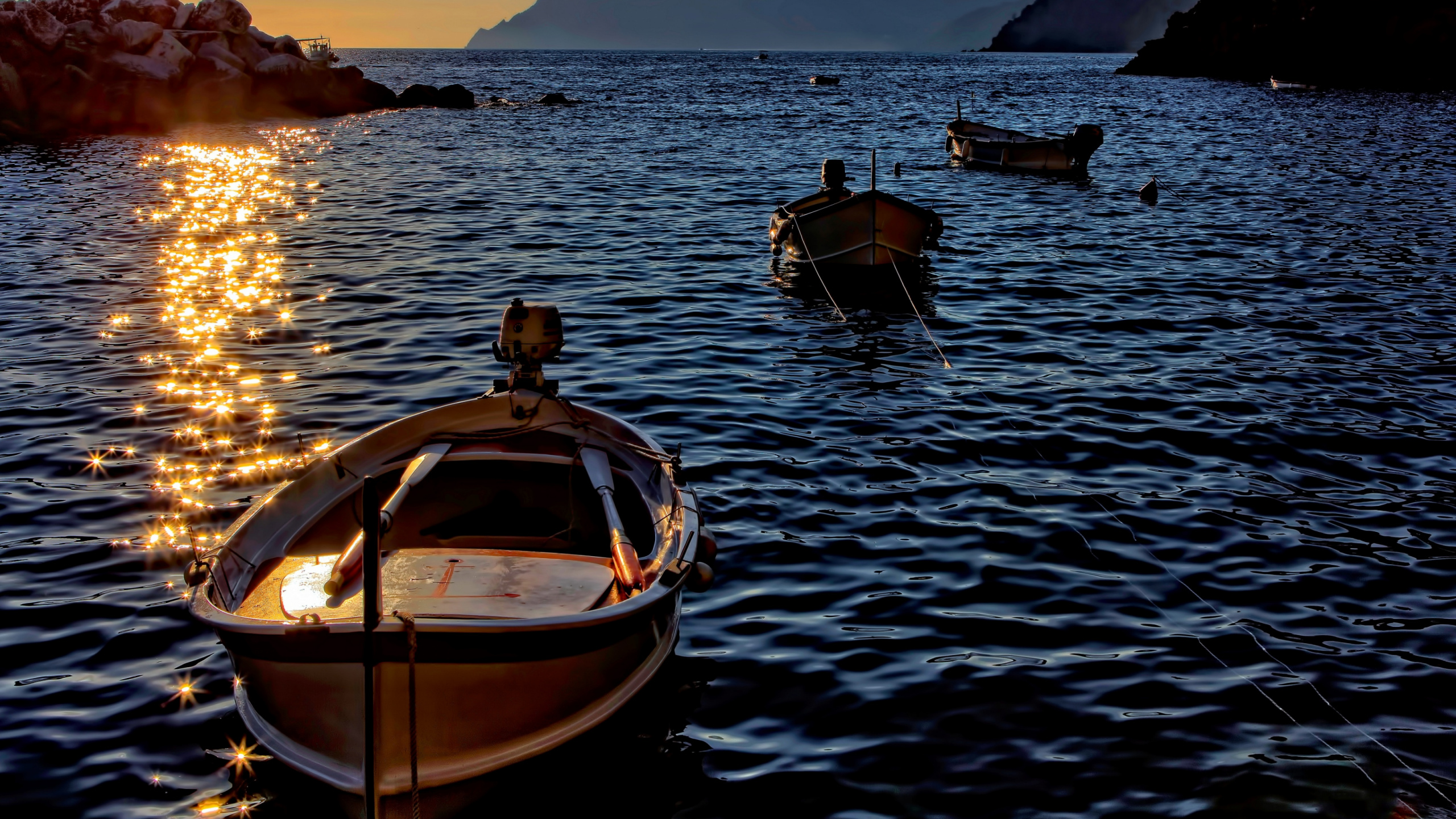 Barco, Agua, Moto de Agua, Luz, Lago. Wallpaper in 2560x1440 Resolution