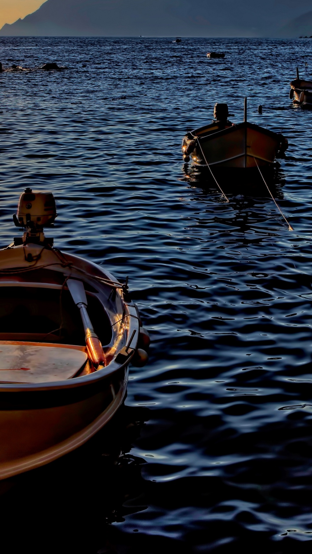 Bateau, Eau, Motomarine, Lumière, Lac. Wallpaper in 1080x1920 Resolution