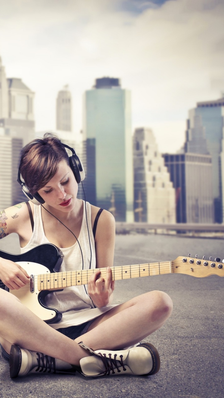 Sitzecke, Cool, Graffiti, Frau, Musik. Wallpaper in 720x1280 Resolution