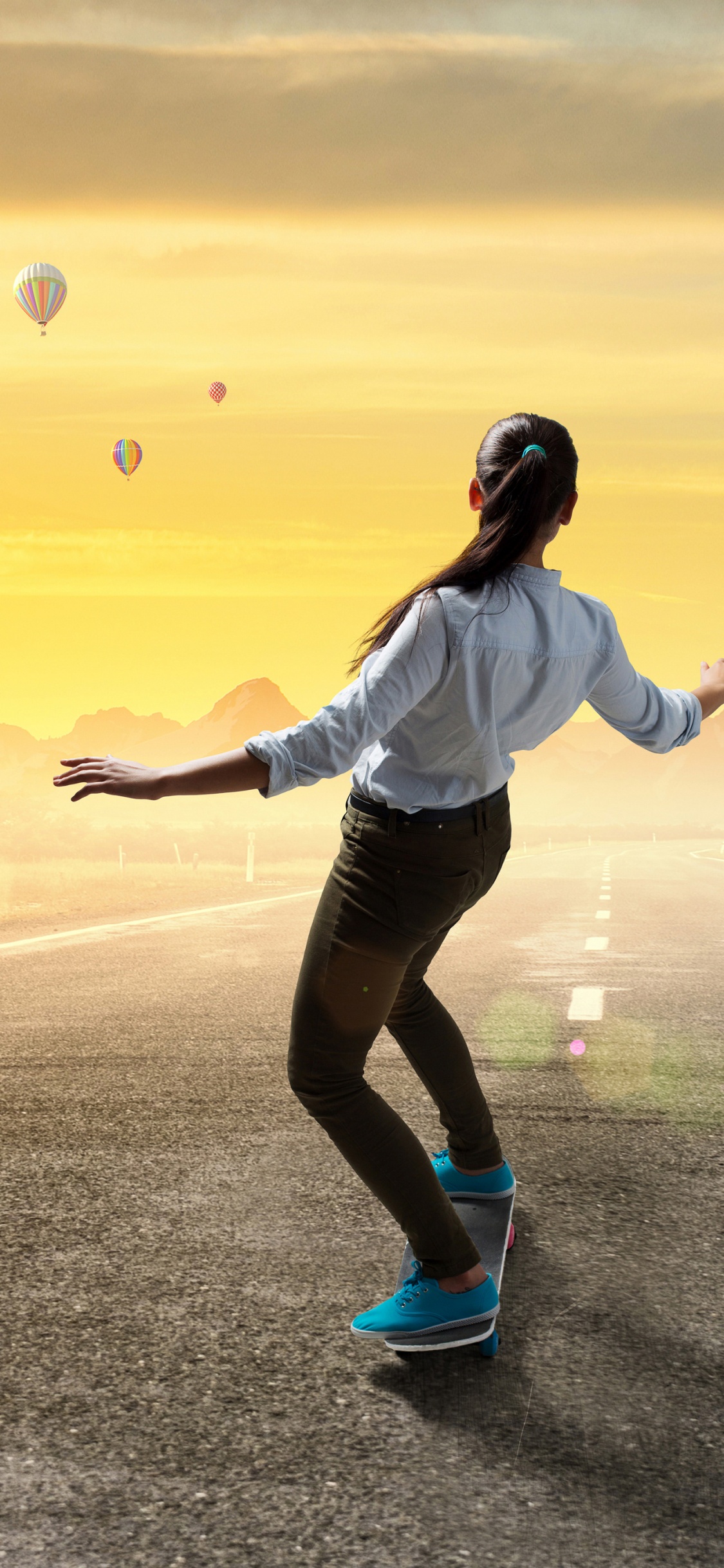 Mujer Con Camisa de Manga Larga Blanca y Pantalón Negro Corriendo Sobre la Carretera de Asfalto Gris Durante la Puesta de Sol. Wallpaper in 1125x2436 Resolution