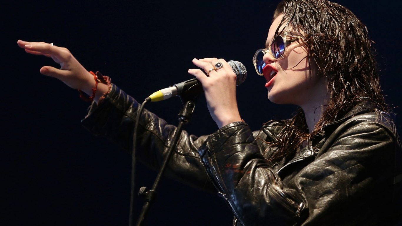 la Musique de L'artiste, Chanteur, Arts de la Scène, Microphone, Compositeur. Wallpaper in 1366x768 Resolution