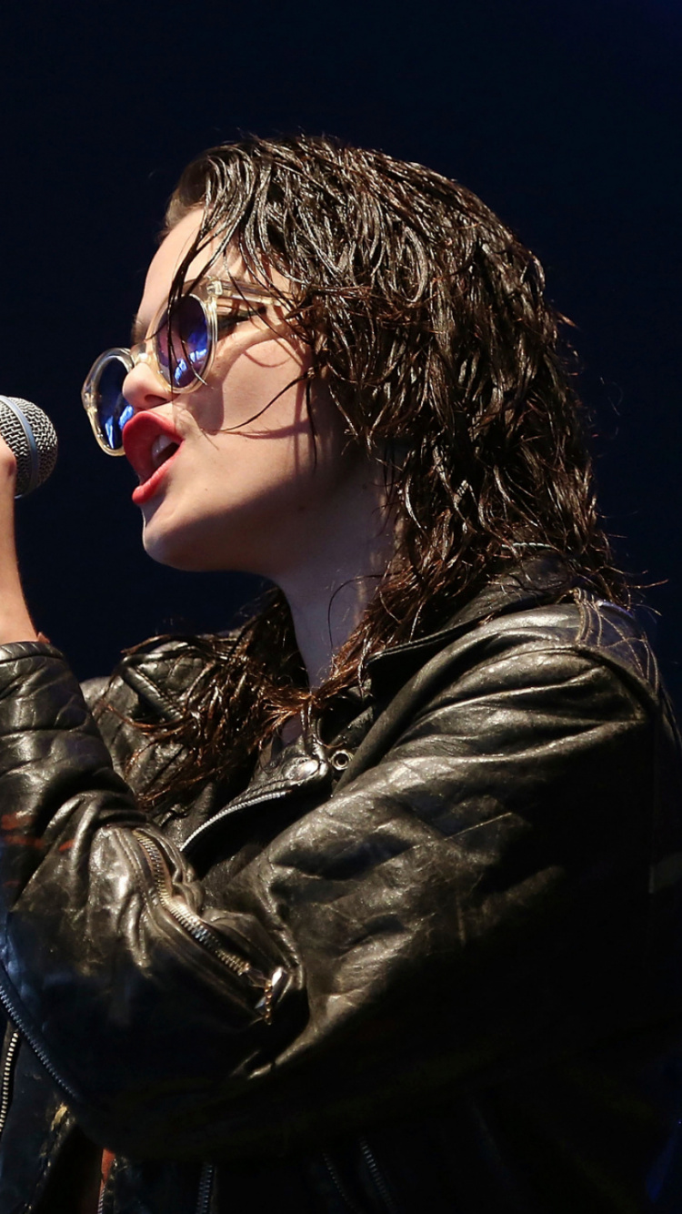 Music Artist, Musician, Singing, Music, Singer. Wallpaper in 750x1334 Resolution