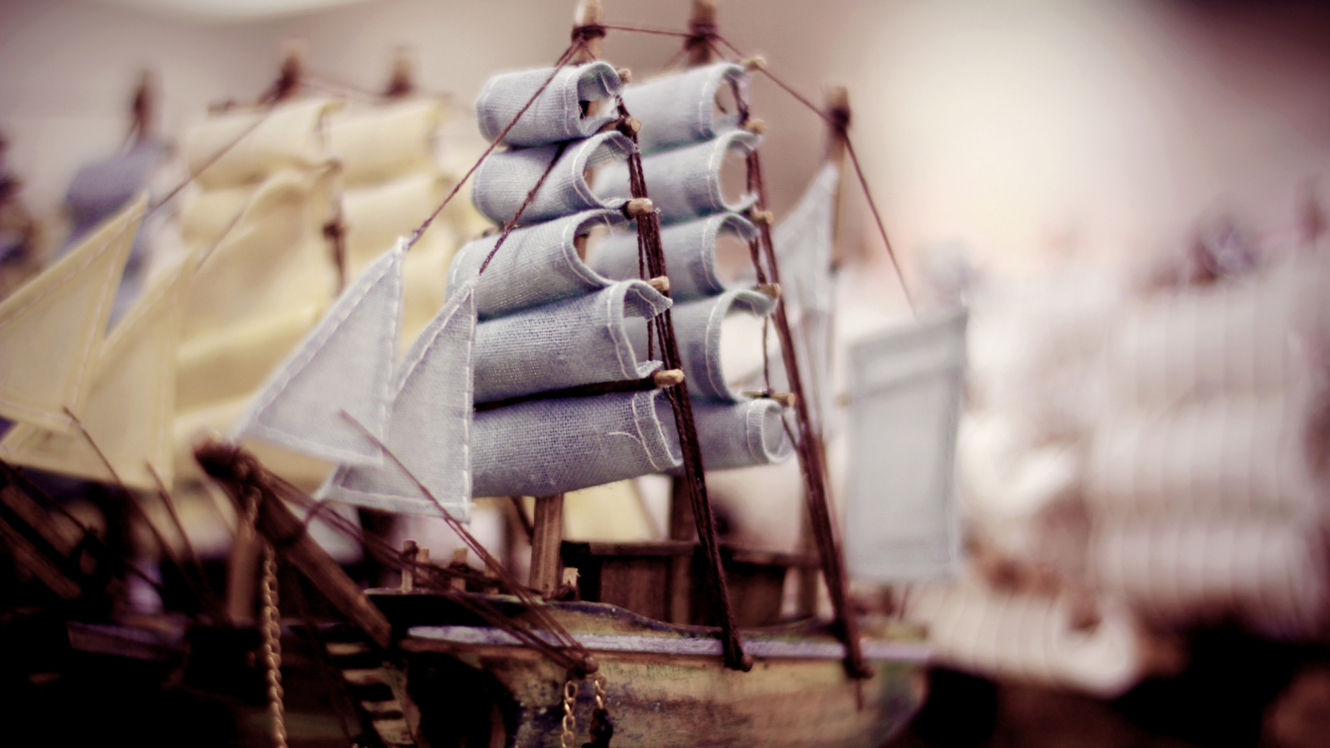 Blue and Brown Wooden Boat. Wallpaper in 1920x1080 Resolution