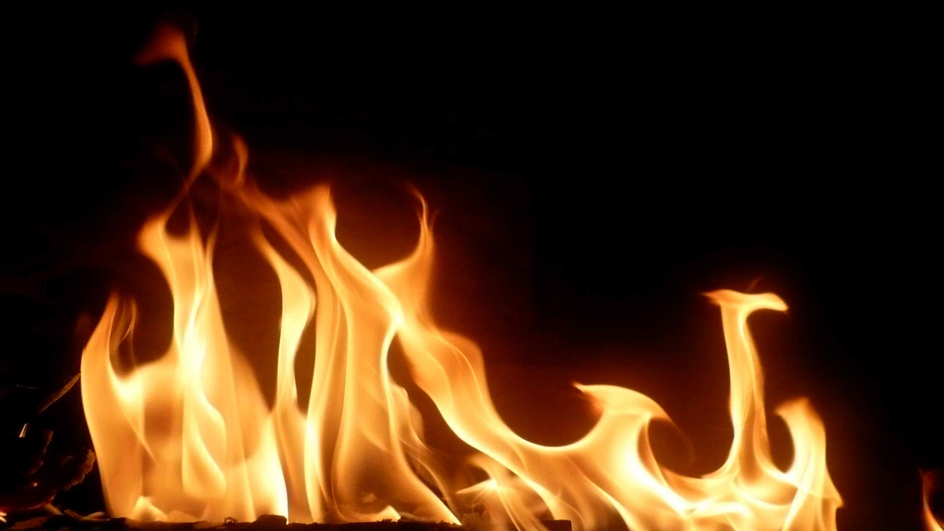 Feuer im Dunkeln Während Der Nacht. Wallpaper in 1920x1080 Resolution