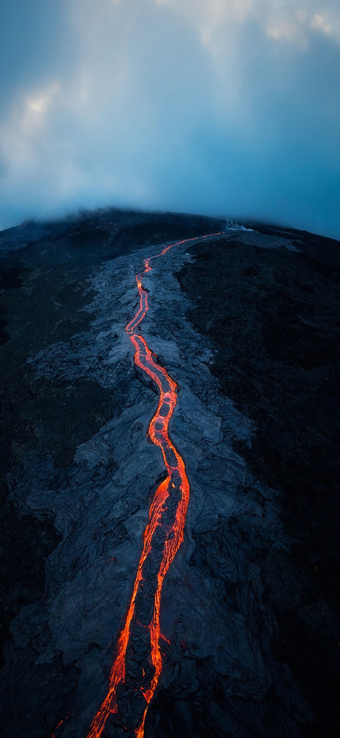 Lava, Volcano, Nature, Shield Volcano, Cloud. Wallpaper in 1125x2436 Resolution