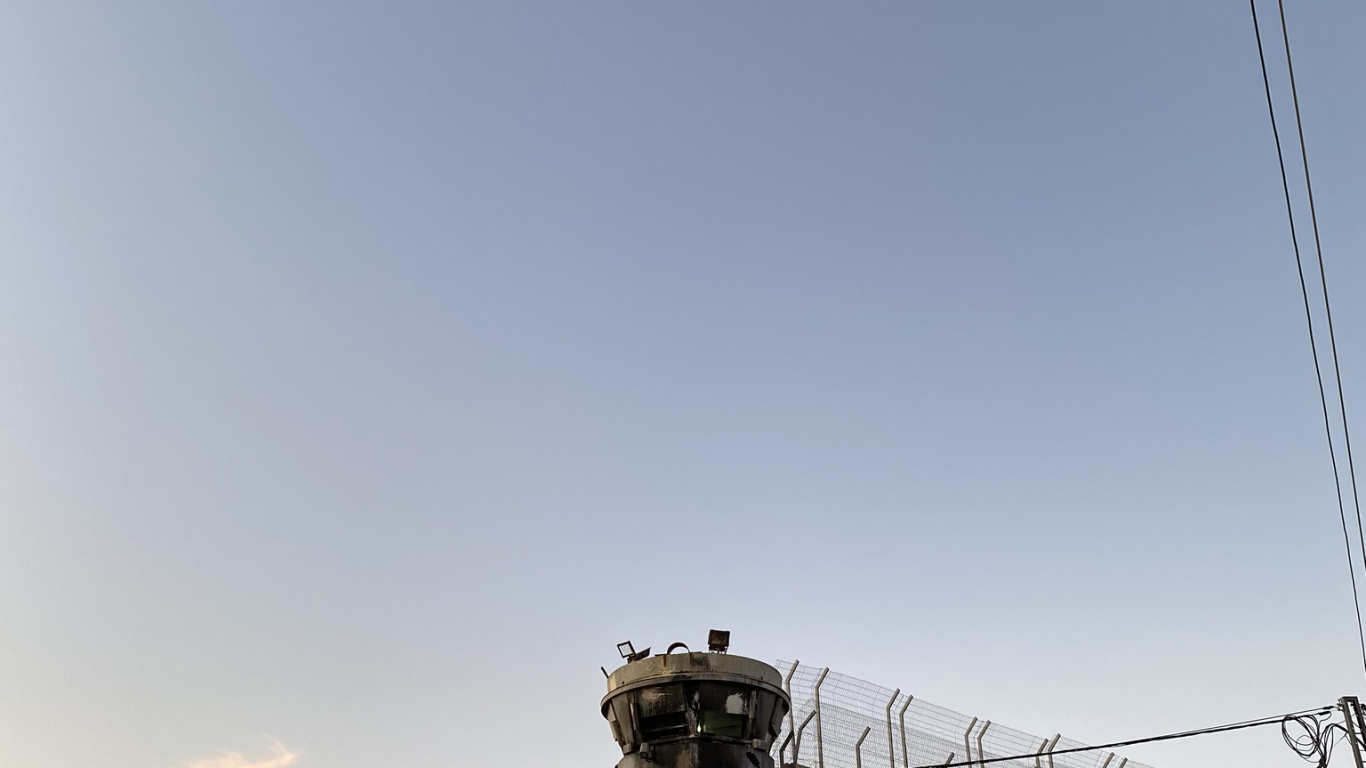 Corps de L'eau, Route, Hiver, Nature, Architecture. Wallpaper in 1366x768 Resolution