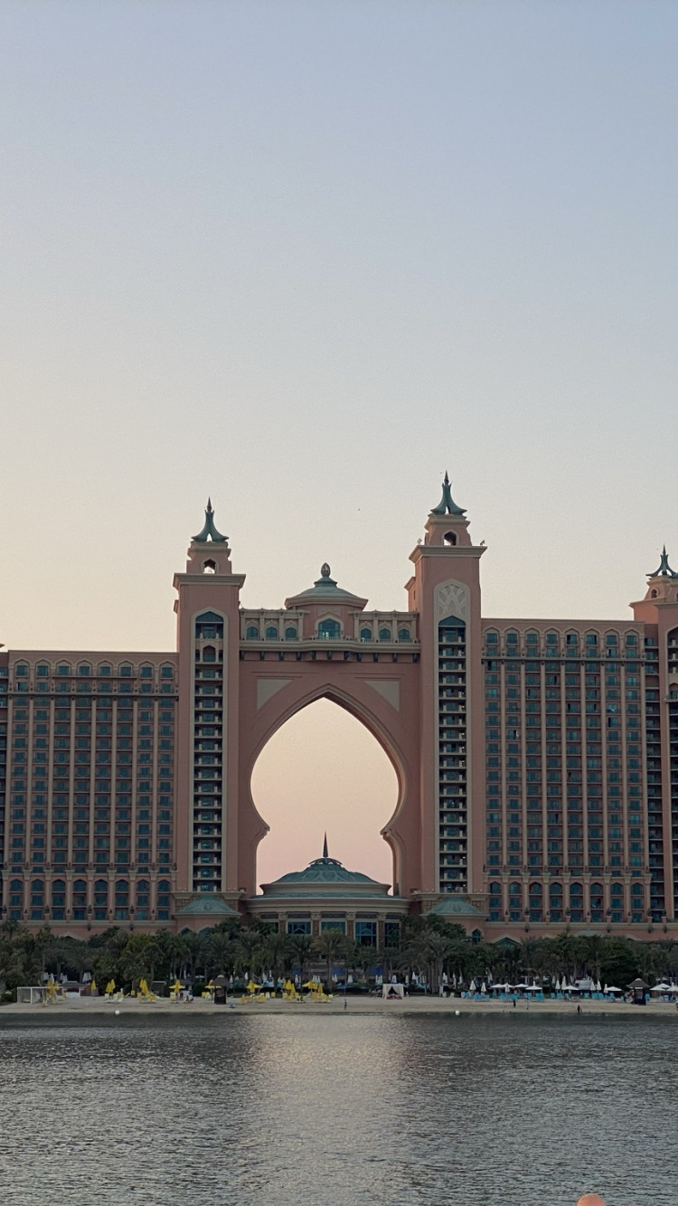 Dubai, Atlantis la Palma, Hotel Atlantis, Burj al Arab, Atlantis Bahamas. Wallpaper in 750x1334 Resolution