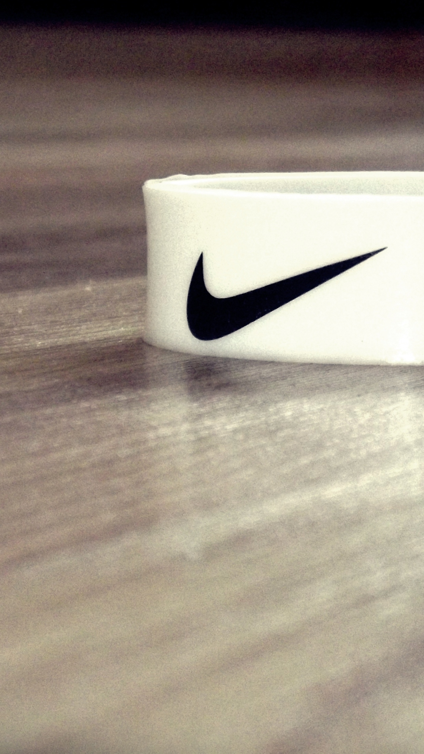 White and Black Plastic Container. Wallpaper in 1440x2560 Resolution