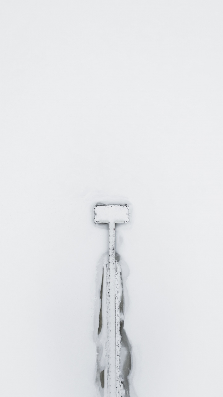 Silbernes Und Schwarzes Metallrohr. Wallpaper in 720x1280 Resolution