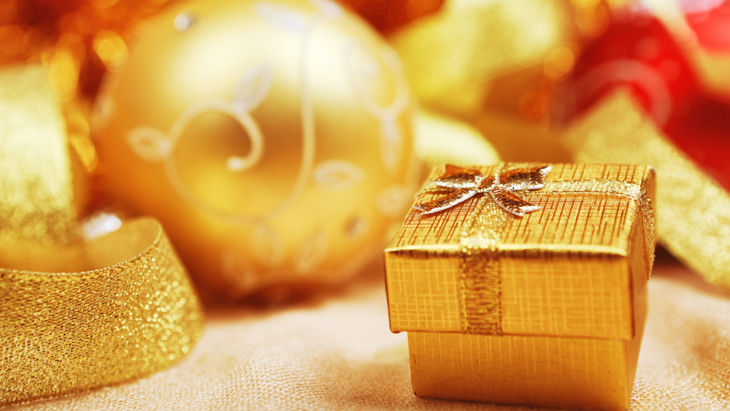 Le Jour De Noël, Nouvelle Année, Jaune, Or, Nouvel Hôtel. Wallpaper in 2560x1440 Resolution